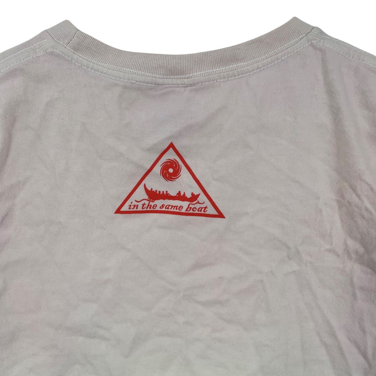 Vintage IN THE SAME BOAT Exhibition Refugee Awareness Tee Shirt Top Size M / US 6-8 / IT 42-44 - 5 Thumbnail