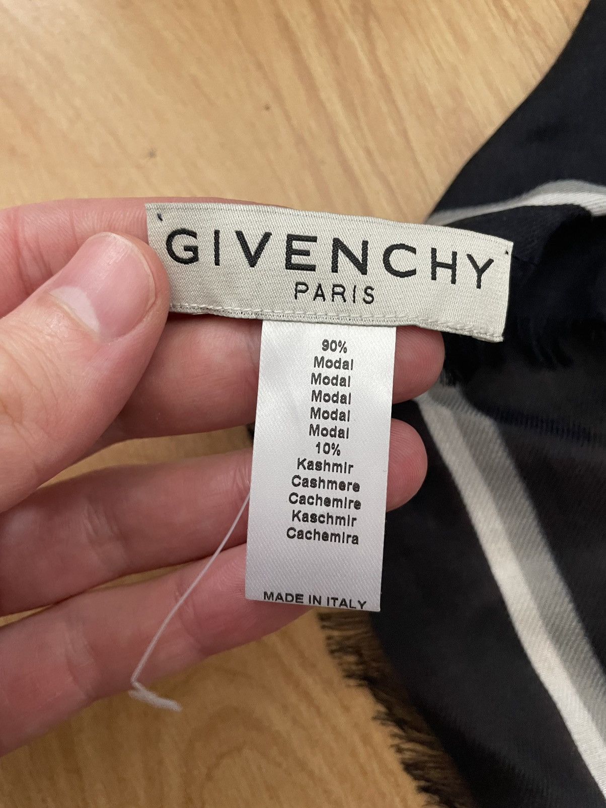Givenchy Givenchy Paris scarf by Matthew M. Williams Size ONE SIZE - 3 Thumbnail
