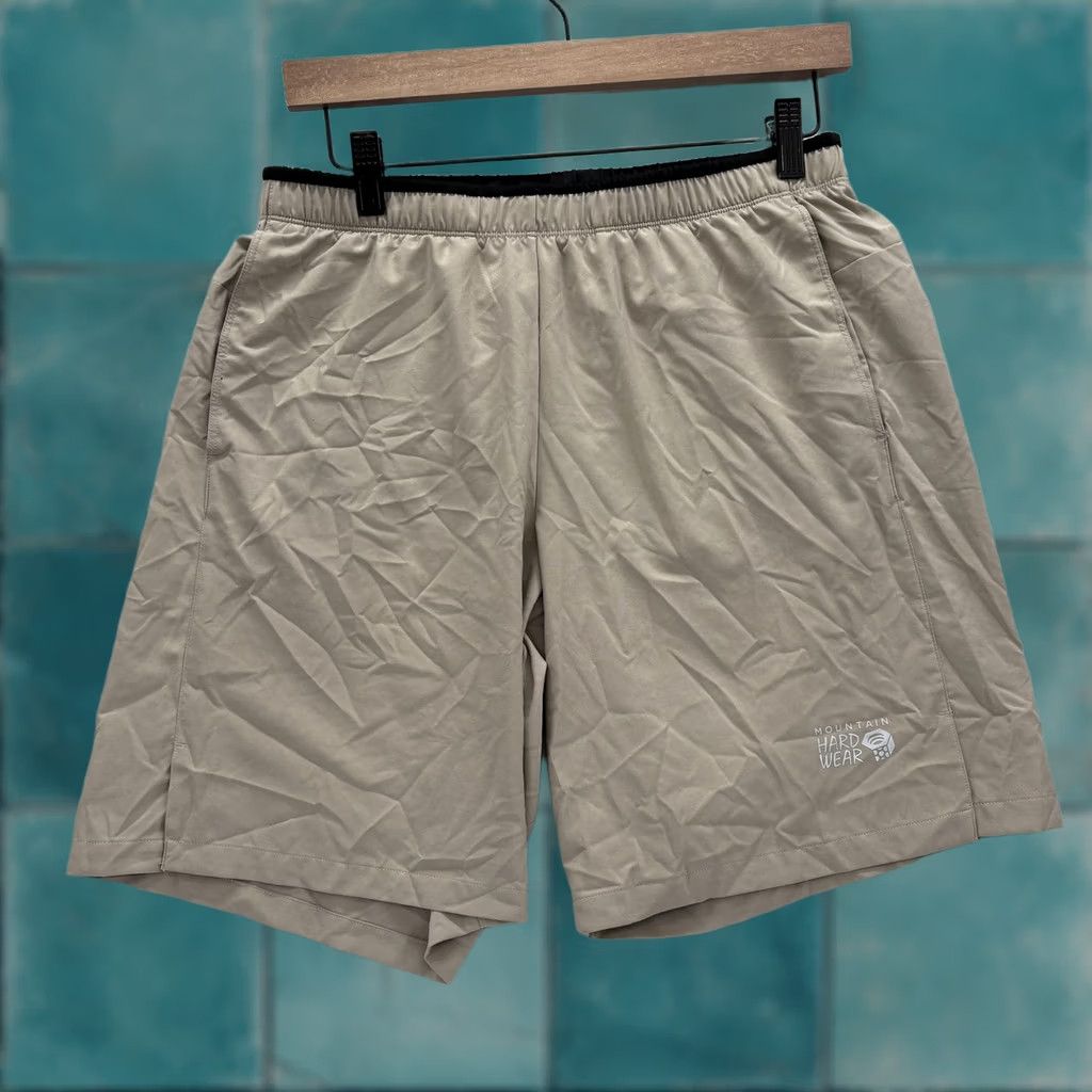 Mountain Hardwear Short Mens Medium Badlands Khaki Shade Lite Hiking Trail in Beige, Men's (Size 31)