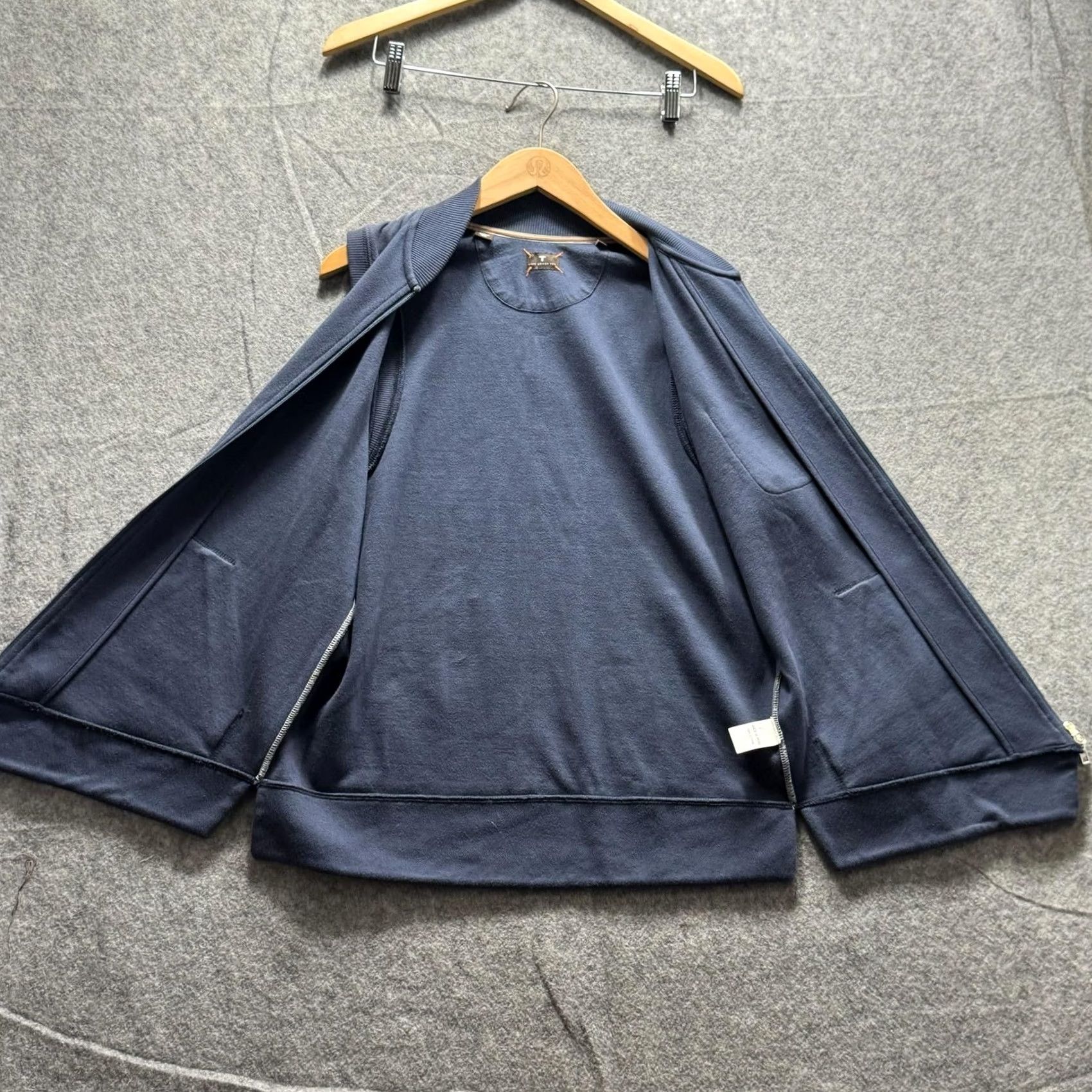 Vintage Left Coast Tee Vest Mens M Blue Zip Logo Sleeveless Knit 100% Cotton Midweight Crew Neck Made in Peru Size US M / EU 48-50 / 2 - 5 Thumbnail