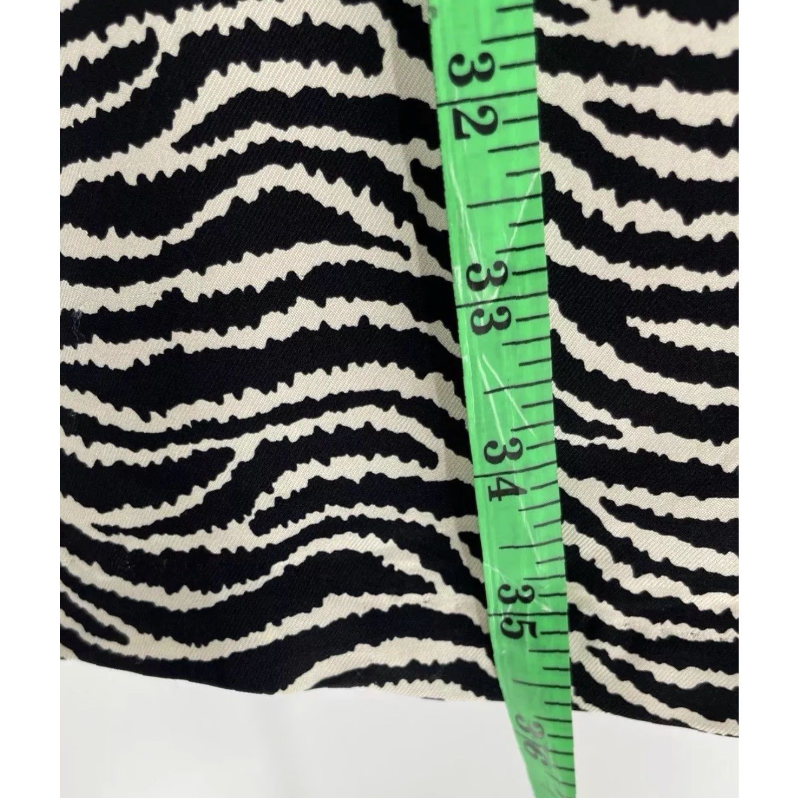J.McLaughlin J.McLaughlin Dress Women Silk Zebra Print A-Line Knee Length Short Sleeve Black Size Small 8 Satin Lined Vintage No N/A Size M / US 6-8 / IT 42-44 - 7 Thumbnail