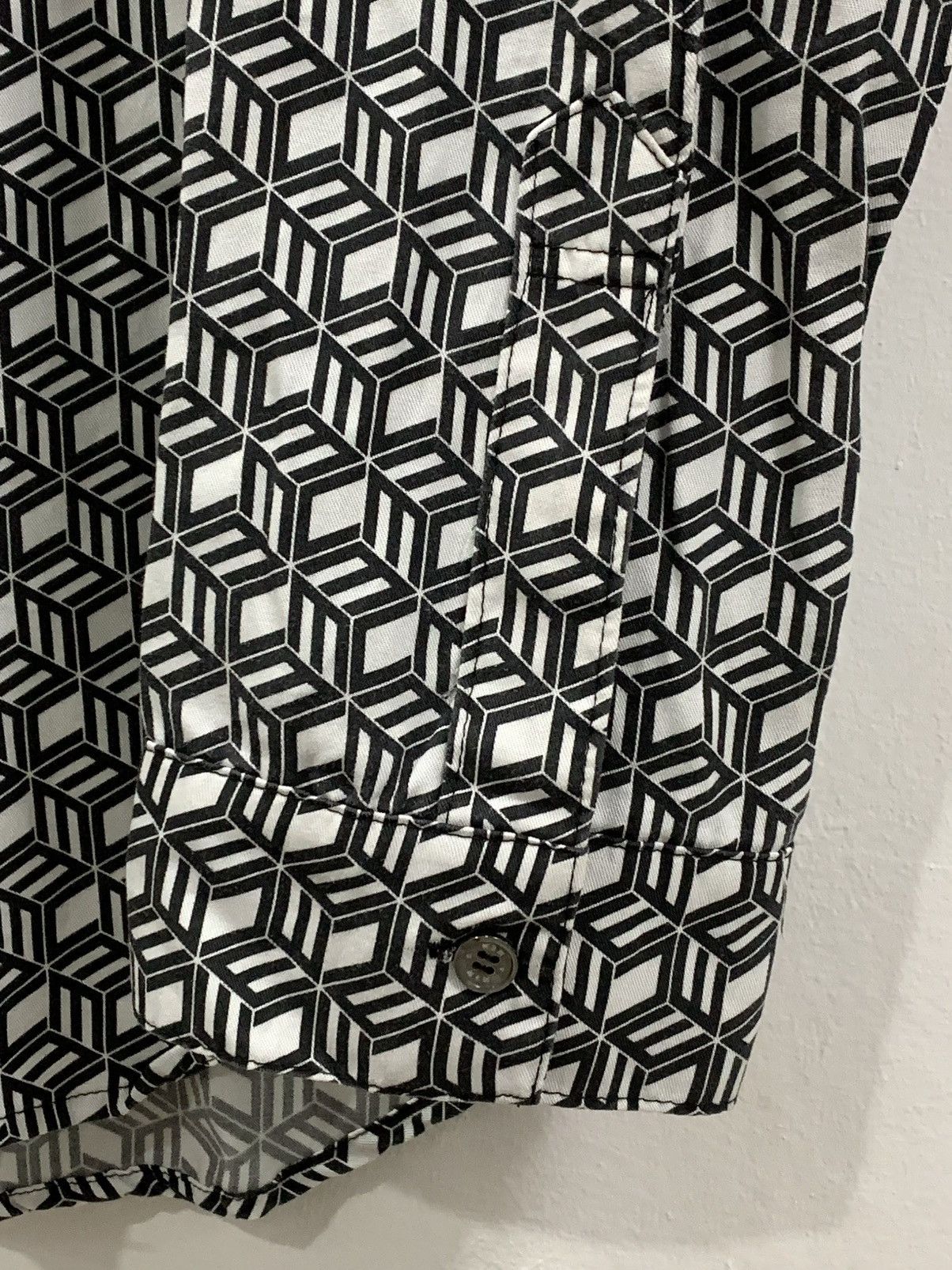 MCM MCM CUBIC MONOGRAM BUTTON-UP L/S SHIRT Size US M / EU 48-50 / 2 - 6 Thumbnail