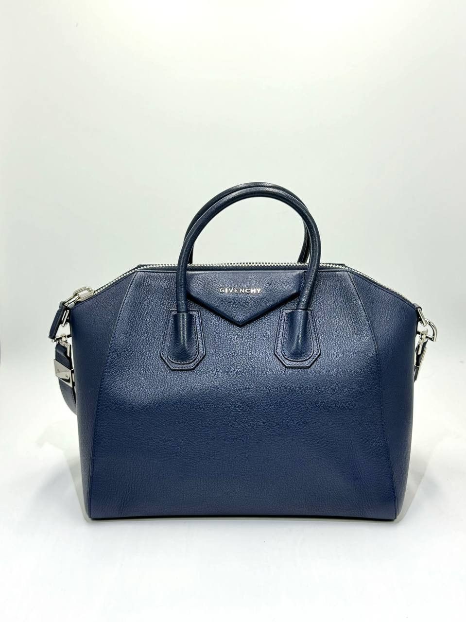 Givenchy Givenchy Antigona Medium Leather Hand Bag Size ONE SIZE - 2 Thumbnail