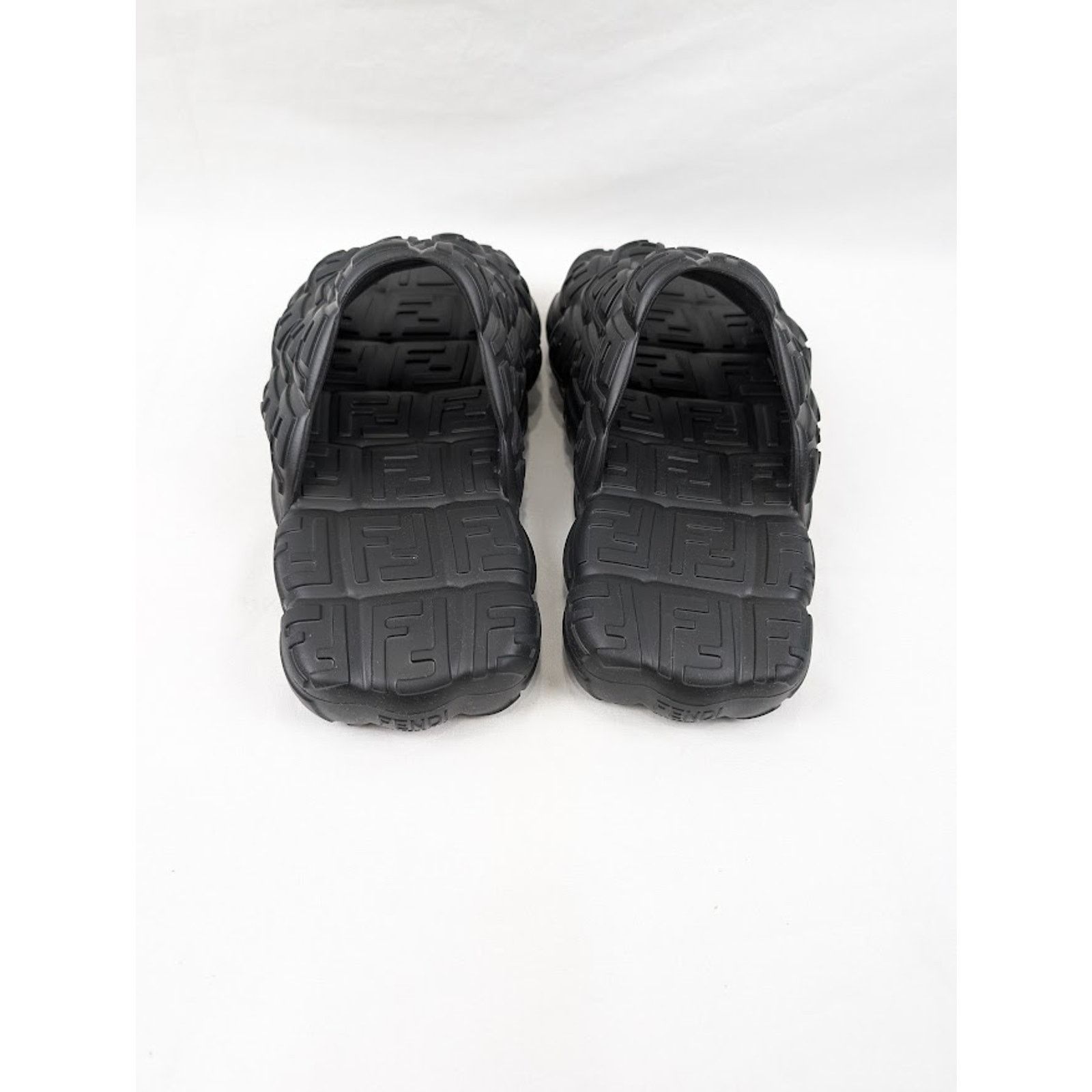Fendi o1rshd1 Rubber Sole Fendi Logo Slipper Slide Sandal in Nero Size US 7 / EU 40 - 16 Thumbnail