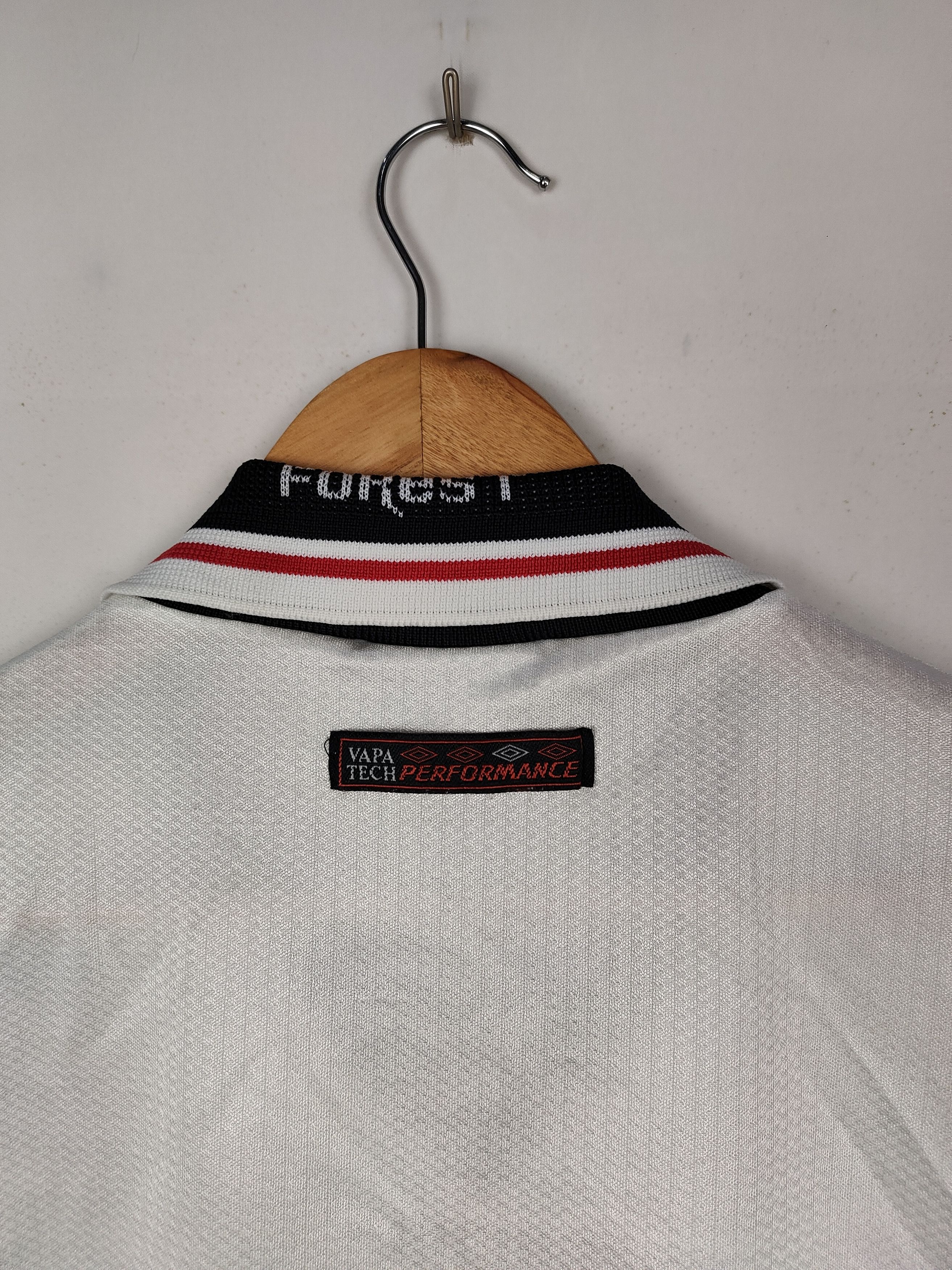 Umbro × Vintage Vintage 90s Nottingham Forest English EPL Football Club Size US M / EU 48-50 / 2 - 7 Thumbnail