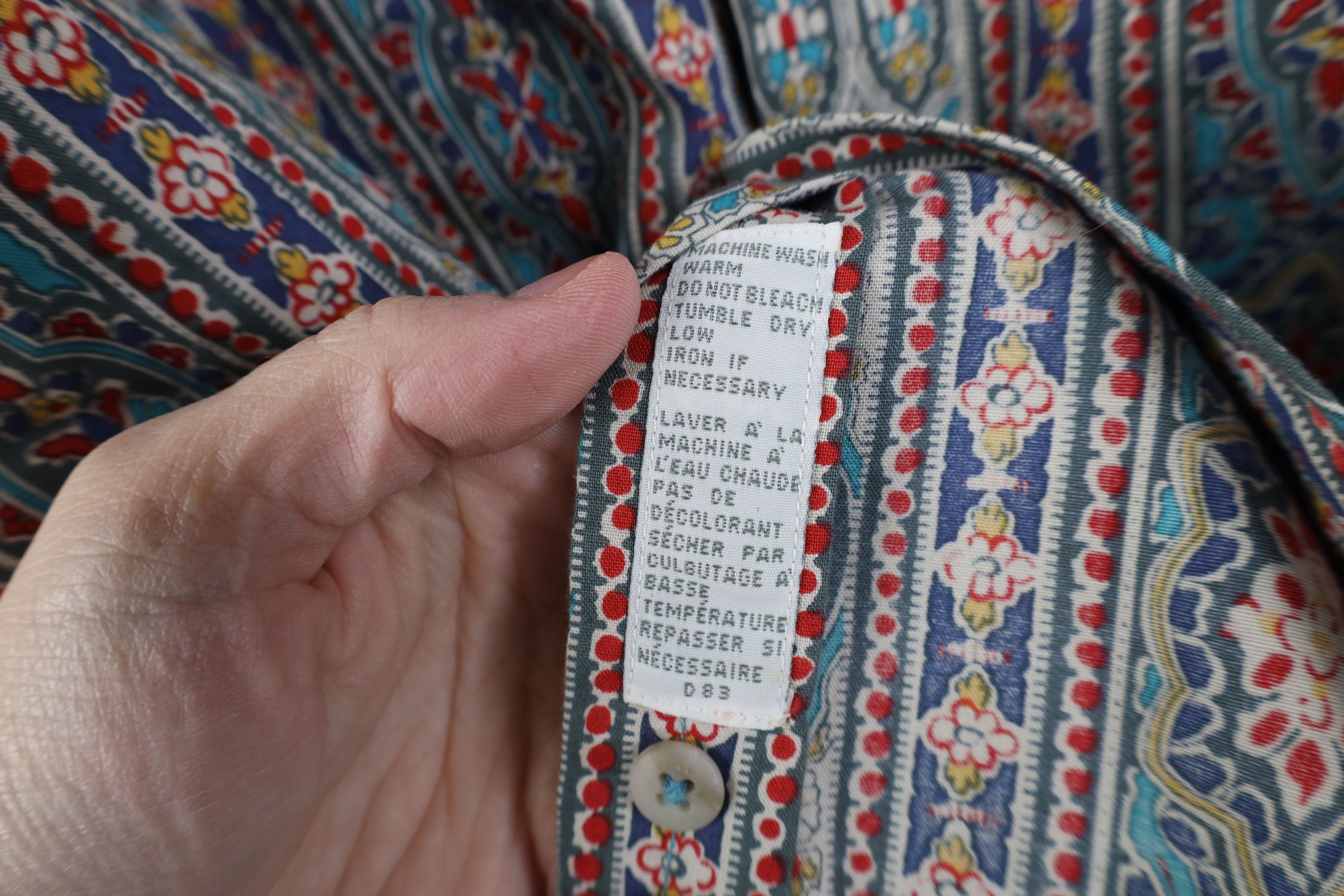 Vintage Vintage 90s Streetwear Tapestry Flower Collared Button Shirt Size US XL / EU 56 / 4 - 9 Thumbnail