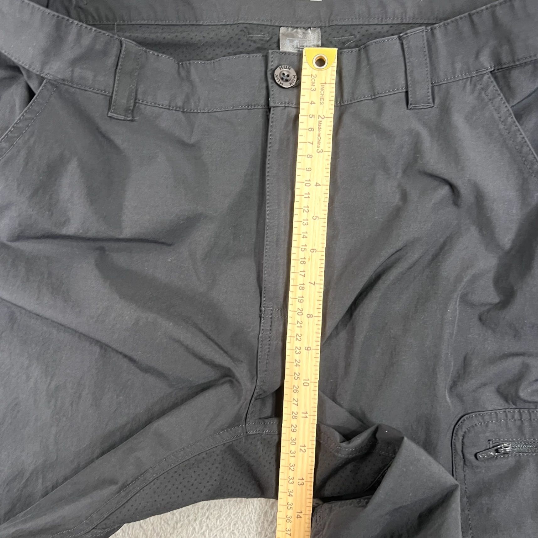 Vintage Huk Mens Cargo Shorts XL Black Canvas Pockets Outdoor Performance Utility Zip Pocket Navy Nautical Summer Spring Mens Size US 36 / EU 52 - 5 Thumbnail
