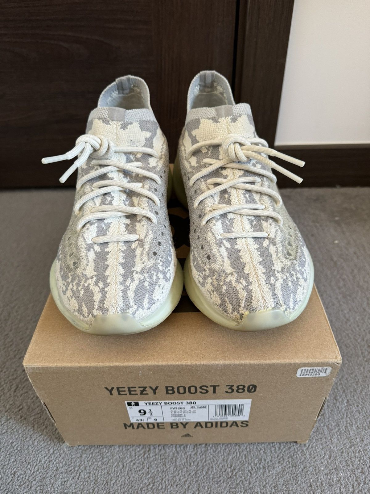 Adidas Yeezy Boost 380 Alien 2019 Size US 9.5 / EU 42-43 - 5 Thumbnail