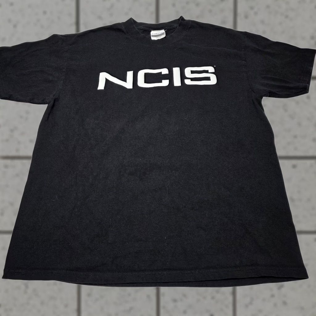 Anvil NCIS TV Show Promo Men’s Large T-Shirt Black Logo Knit Short Sleeve Crew Neck Unisex Adults Crime 2000s 2011 Anvil Cotton Size US L / EU 52-54 / 3 - 1 Thumbnail