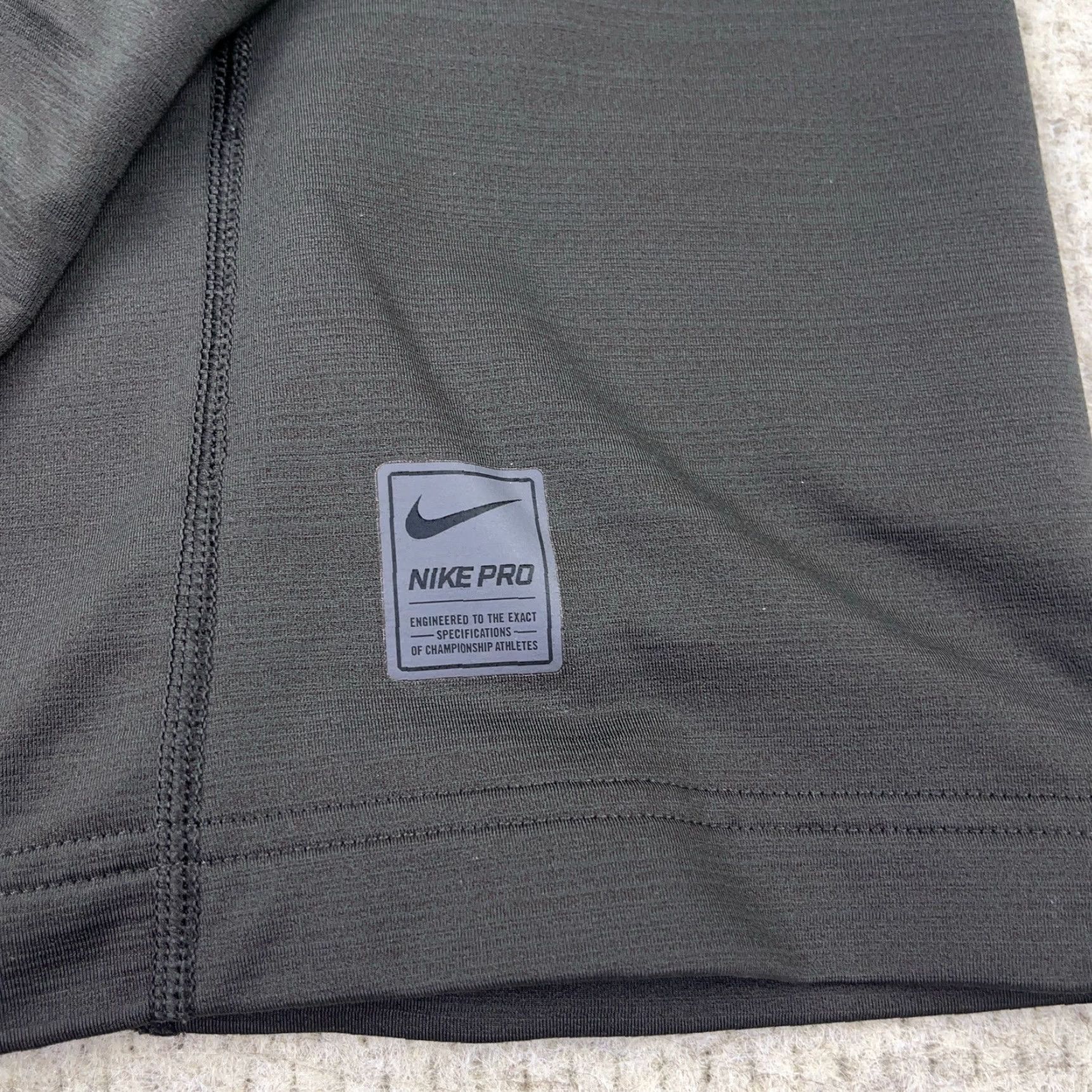 Nike Nike Pro Sweatshirt Men 2XL Gray Pullover 1/4 Zip Dri Fit Size US XXL / EU 58 / 5 - 7 Thumbnail