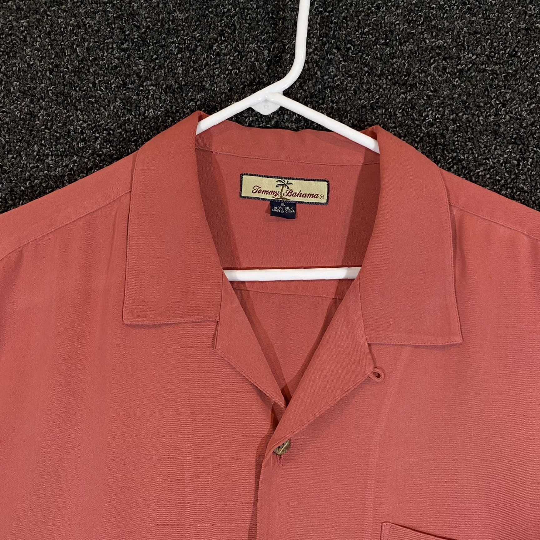 Tommy Bahama Tommy Bahama Shirt Mens XL Red Silk Relax Casual Button-Up Short Sleeve Polo Hawaiian Flower Size US XL / EU 56 / 4 - 2 Thumbnail