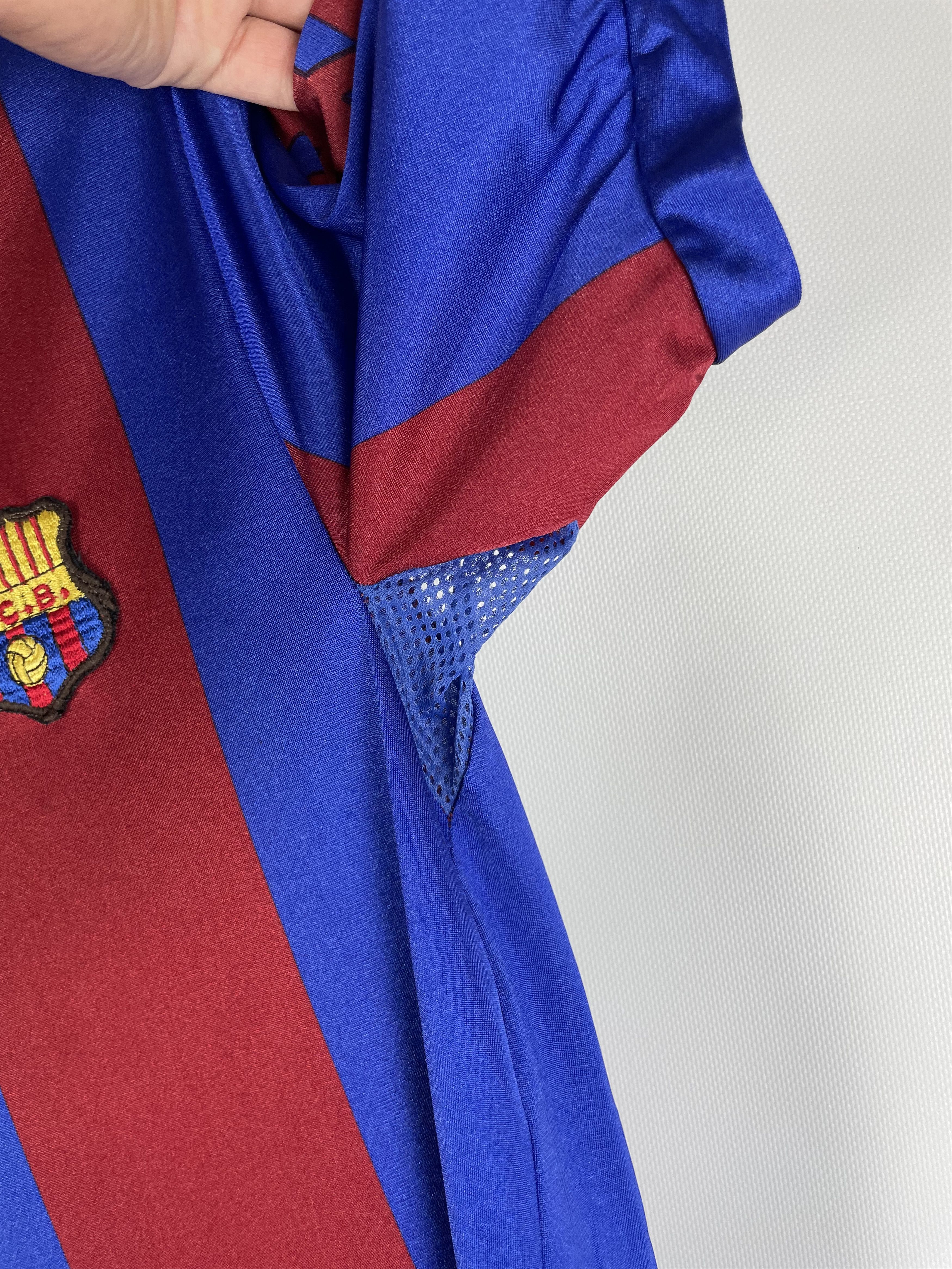 Vintage BARCELONA 1984/1989 HOME FOOTBALL SHIRT MEYBA VINTAGE Size US M / EU 48-50 / 2 - 10 Thumbnail