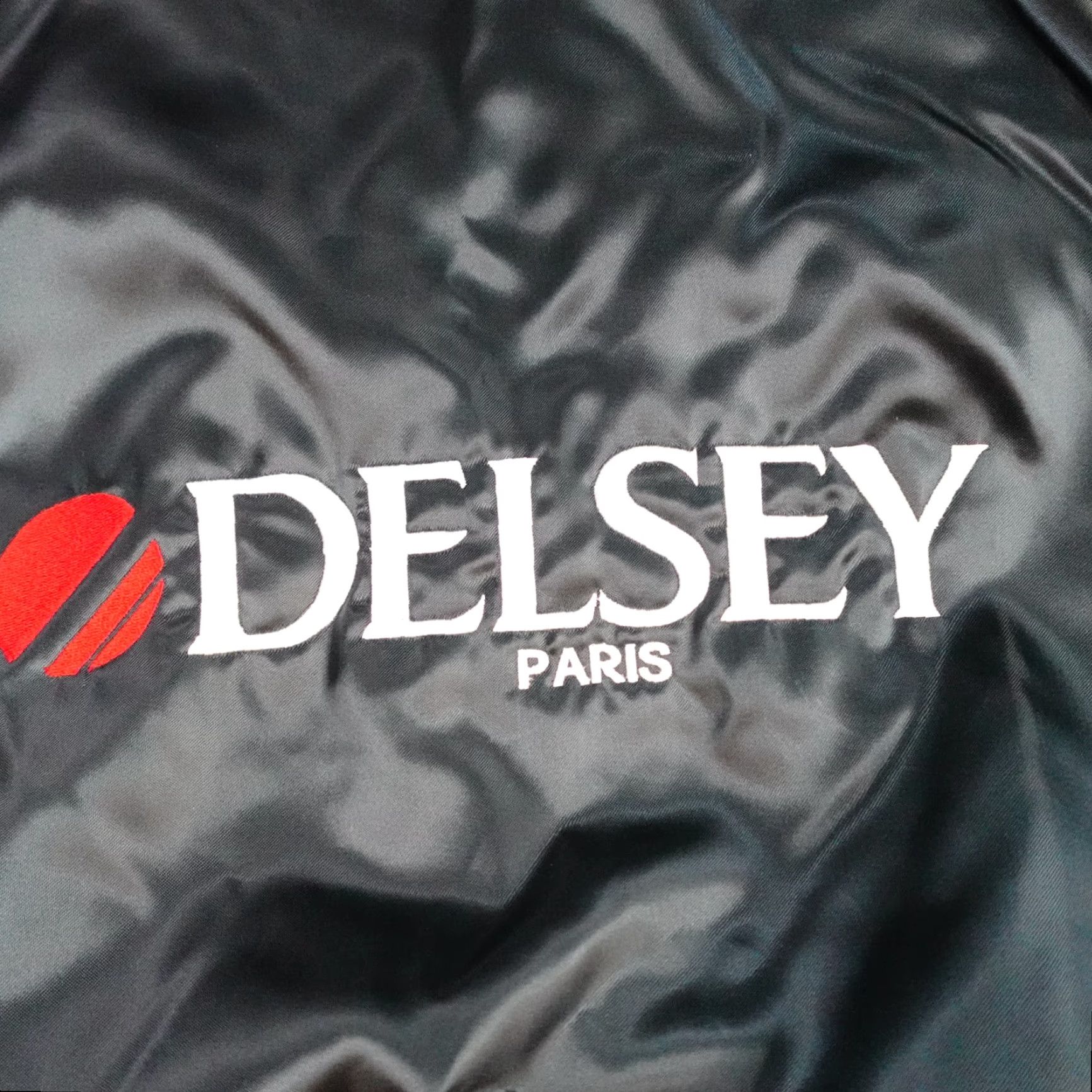 Vintage VINTAGE Delsey Paris Satin Jacket Womens XL Blue Embroidered Nylon Made in USA Size XL / US 12-14 / IT 48-50 - 2 Thumbnail