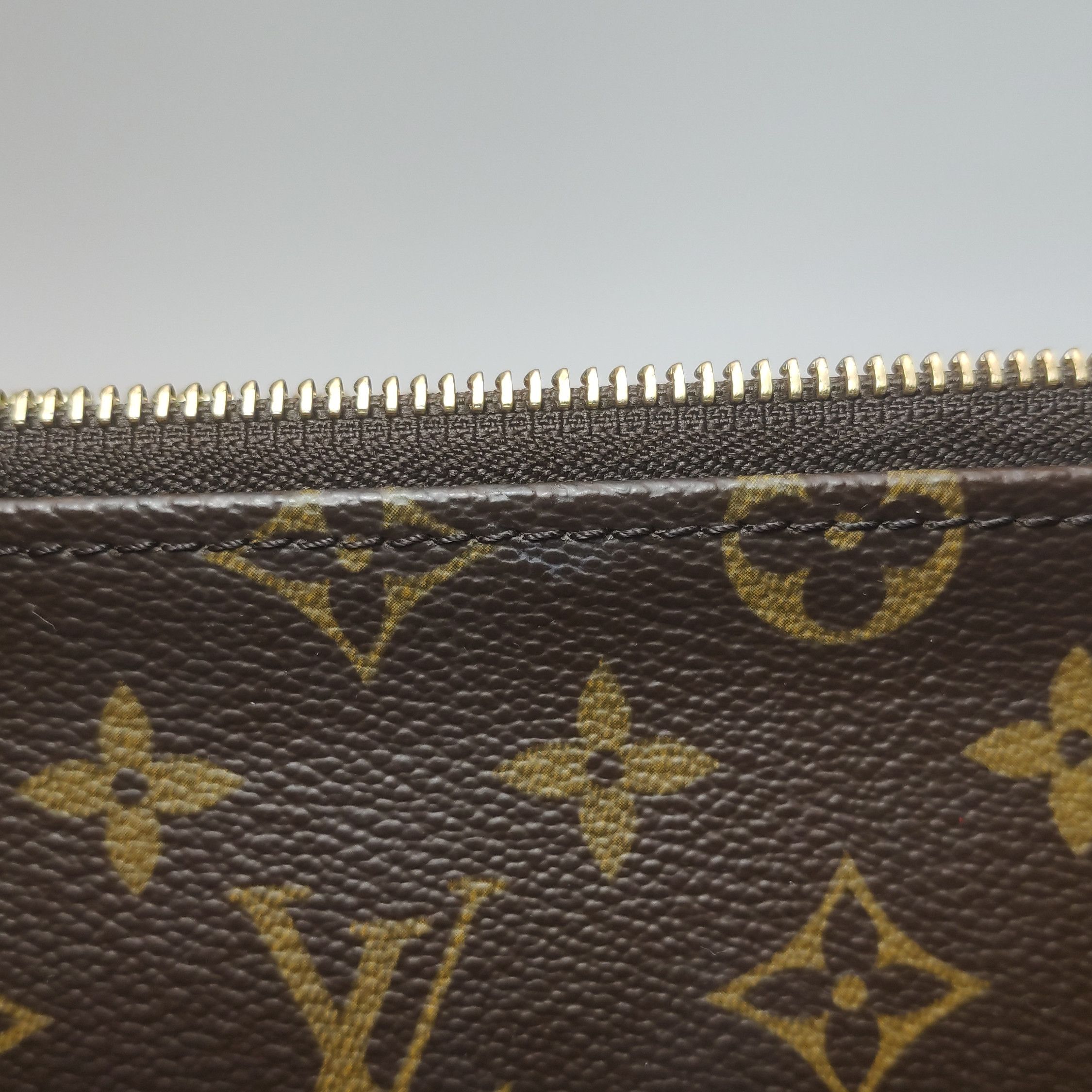 Louis Vuitton Louis Vuitton (LV) Etui Voyage Large Monogram Print Clutch Size ONE SIZE - 3 Thumbnail