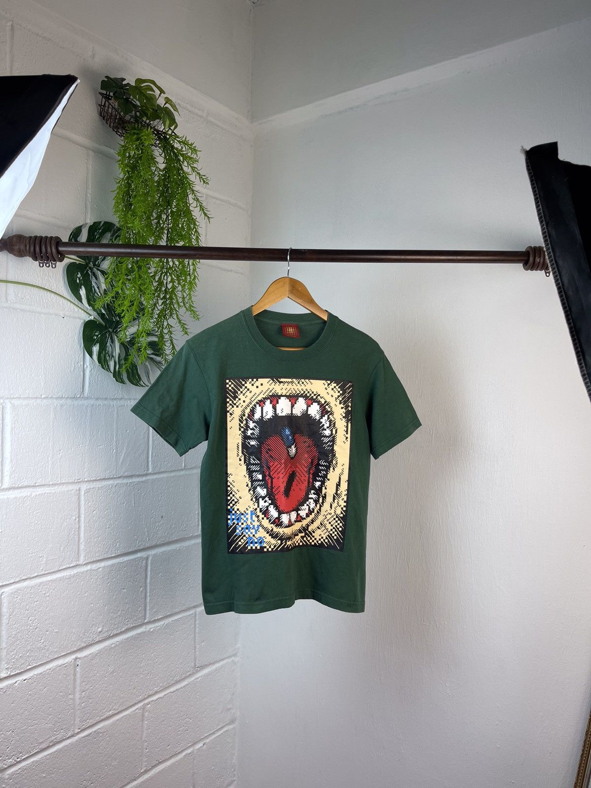 Beauty Beast × Japanese Brand × Le Grande Bleu (L.G.B.) Vtg Y2K Toheros Akira Anarchic Adjustment Parody Tee Size US S / EU 44-46 / 1 - 6 Thumbnail