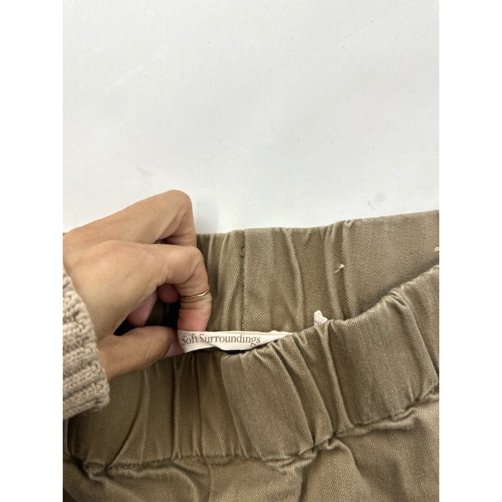 Soft Surroundings Soft Surroundings Brown Women’s Small Pull-On Studded Ankle Pants User: Soft Surroundings Brown Women’s Small Pull-On Studded Ankle Pants Size 28" / US 6 / IT 42 - 4 Thumbnail