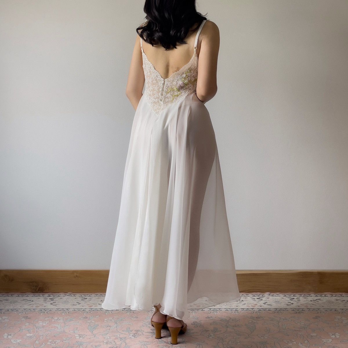 Victoria's Secret × Vintage Romantic White Chiffon Sheer Slip Gown (S-M) Size M / US 6-8 / IT 42-44 - 9 Thumbnail