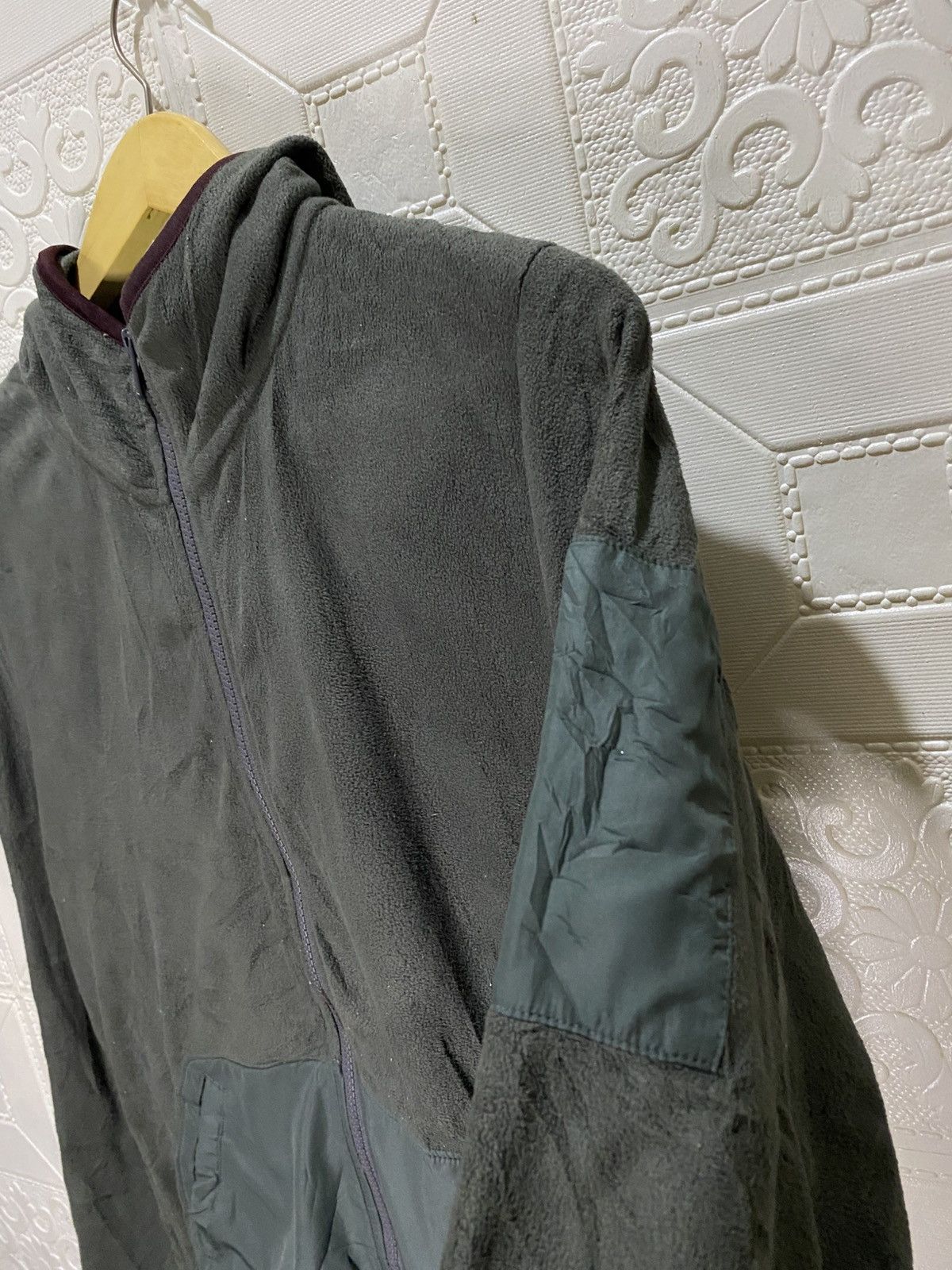 Undercover × Uniqlo Uniqlo x Undercover Fleece Zip Hoodie Size M / US 6-8 / IT 42-44 - 4 Thumbnail