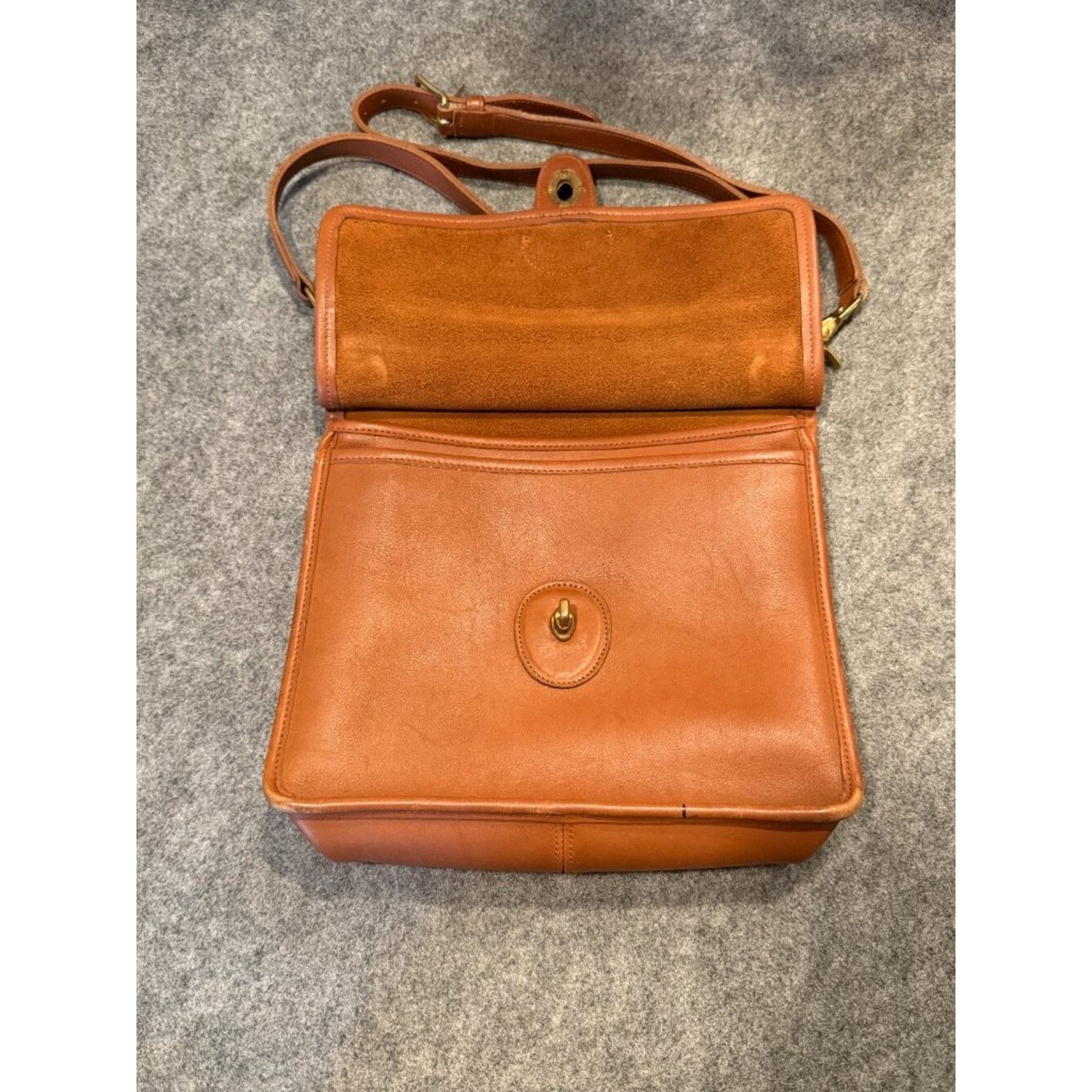 Coach Vintage Coach British Tan Leather Crossbody Messenger Bag Size ONE SIZE - 4 Thumbnail