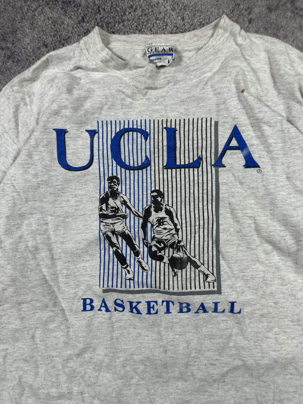 Vintage Vintage UCLA Basketball Logo T-shirt Streetwear Rare USA L Size US L / EU 52-54 / 3 - 2 Thumbnail