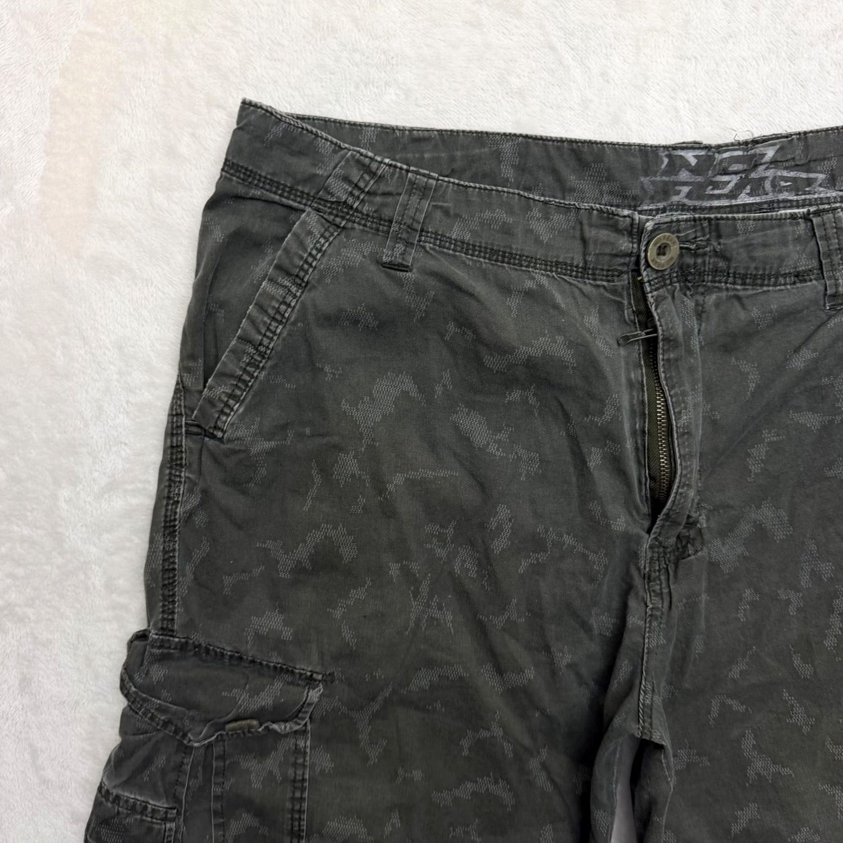 No Fear No Fear Royal Cargo Shorts Mens 38 Gray Camo Relaxed Inseam 12 in Summer Cargo Pocket Shorts Size US 38 / EU 54 - 4 Thumbnail
