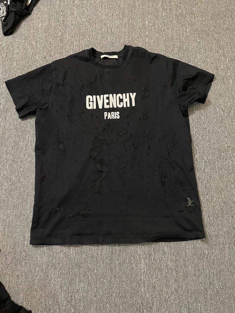 Givenchy Givenchy Ripped Short Sleeve Size US S / EU 44-46 / 1 - 1 Thumbnail