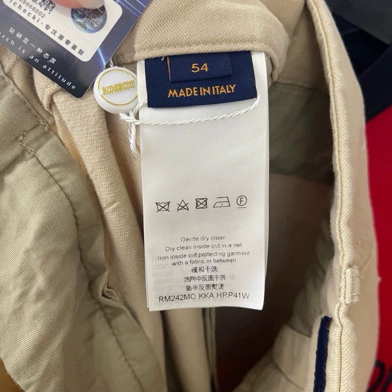 Louis Vuitton Louis Vuitton size US 54 Casual shorts with full logo short Size US 38 / EU 54 - 4 Thumbnail