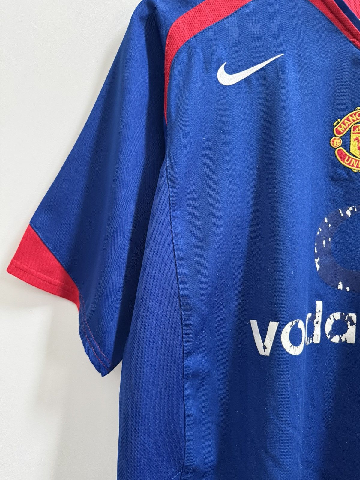 Nike Nike Manchester United 2005/2006 Away Vintage Nike 90 Jersey Size US L / EU 52-54 / 3 - 5 Thumbnail