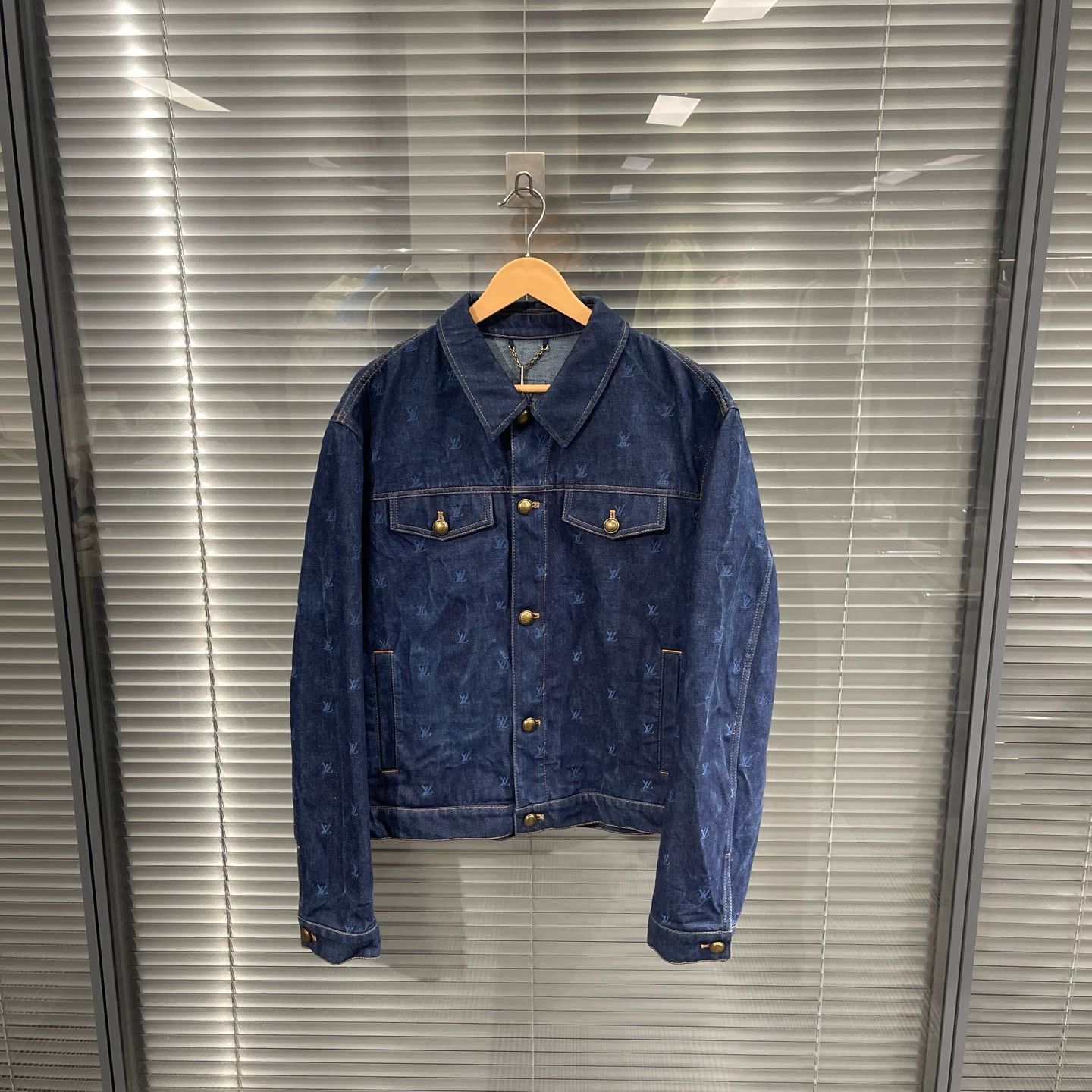 Louis Vuitton Blue Denim Jacket with Button Front and Pockets Size US L / EU 52-54 / 3 - 1 Thumbnail