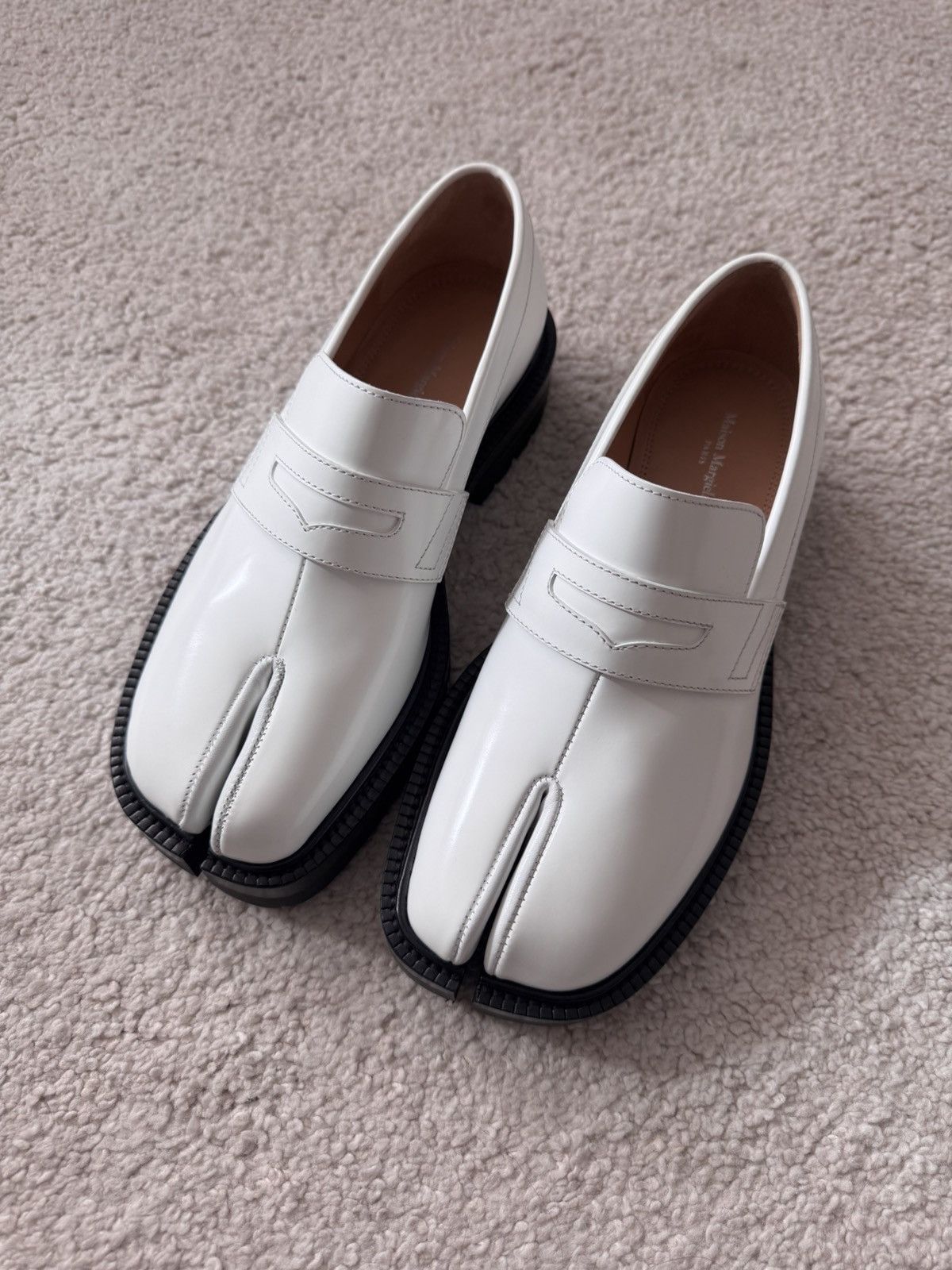 Maison Margiela Maison Margiela Tabi Loafers Brand New Size US 7 / IT 37 - 2 Thumbnail