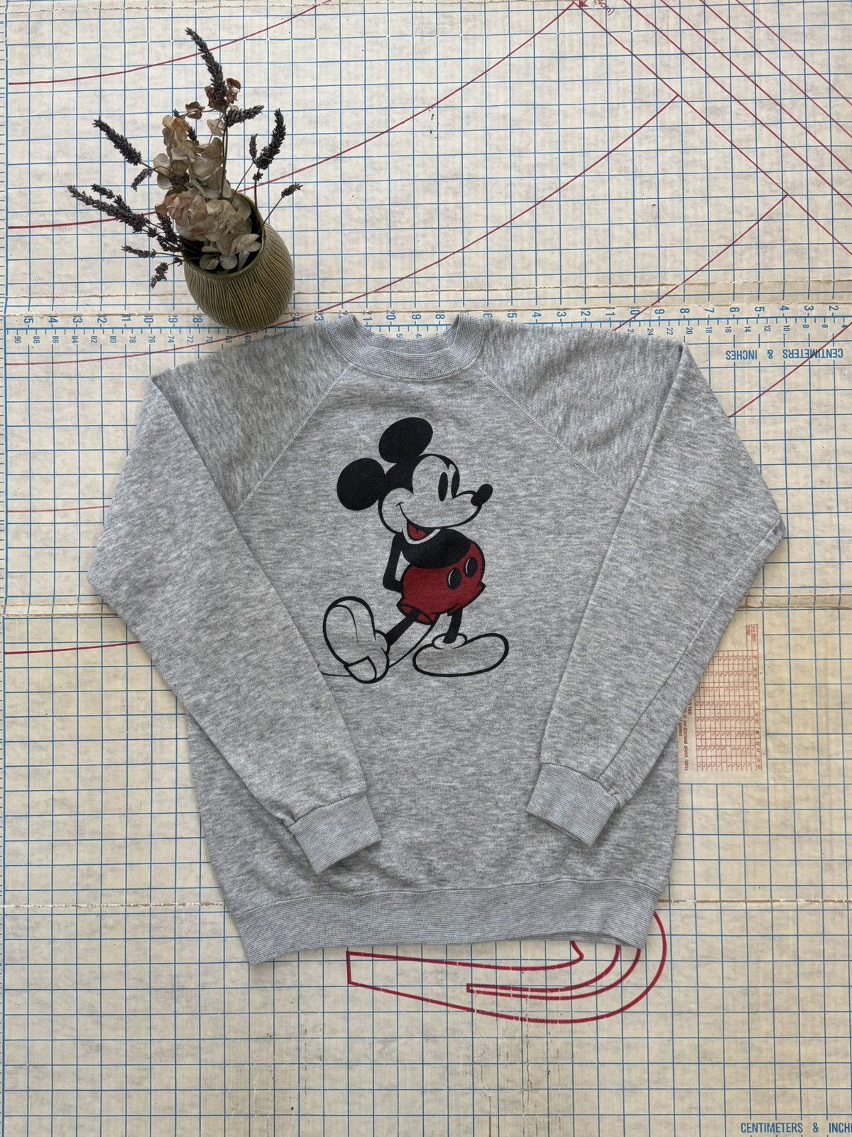 Disney × Mickey Mouse × Vintage Vintage 80’s Mickey Mouse Raglan Sleeve Crewneck Sweater Size US L / EU 52-54 / 3 - 7 Thumbnail