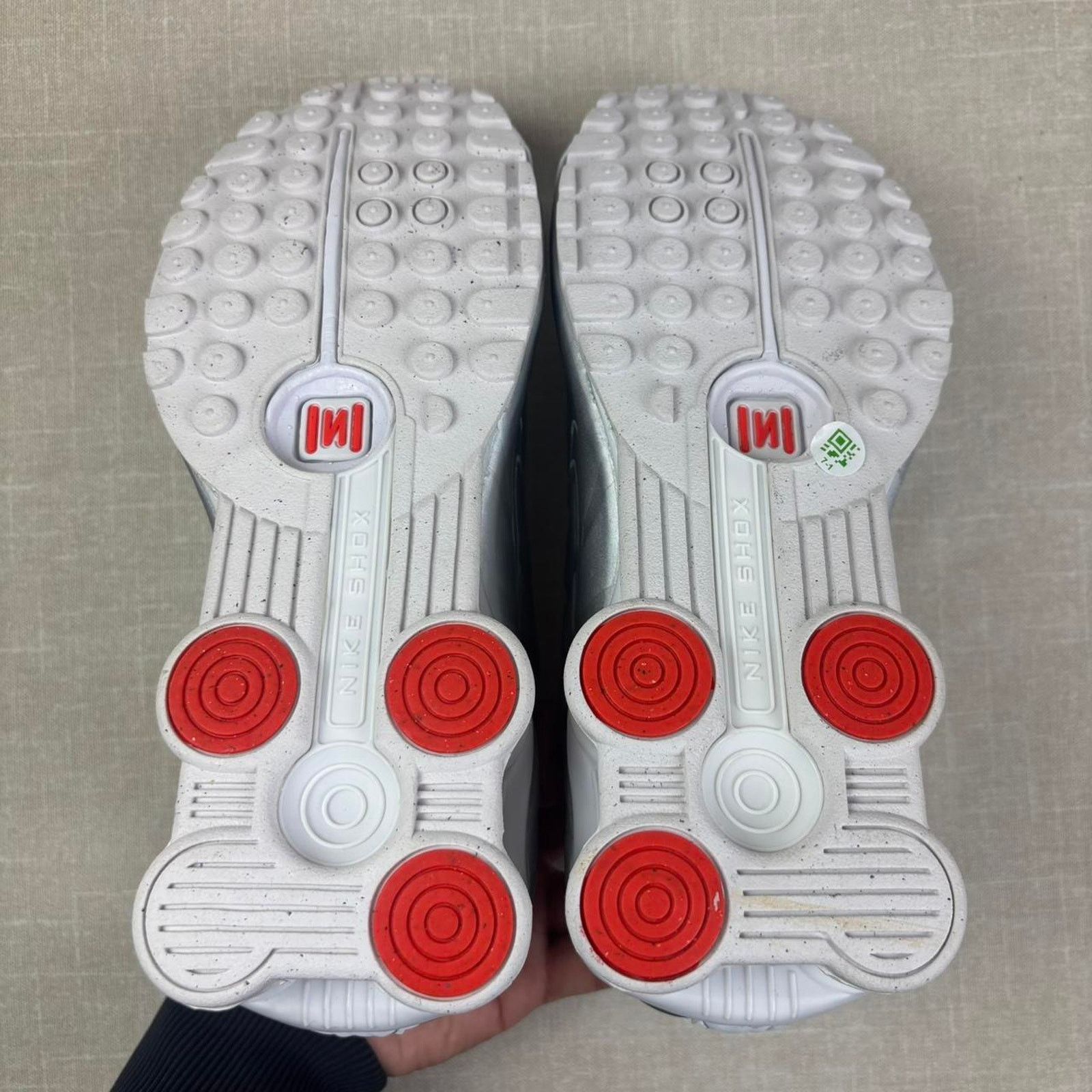 Nike 🪙 2019 Nike Shox R4 “White Metallic Silver” 9.5W Size US 9.5 / IT 39.5 - 5 Thumbnail