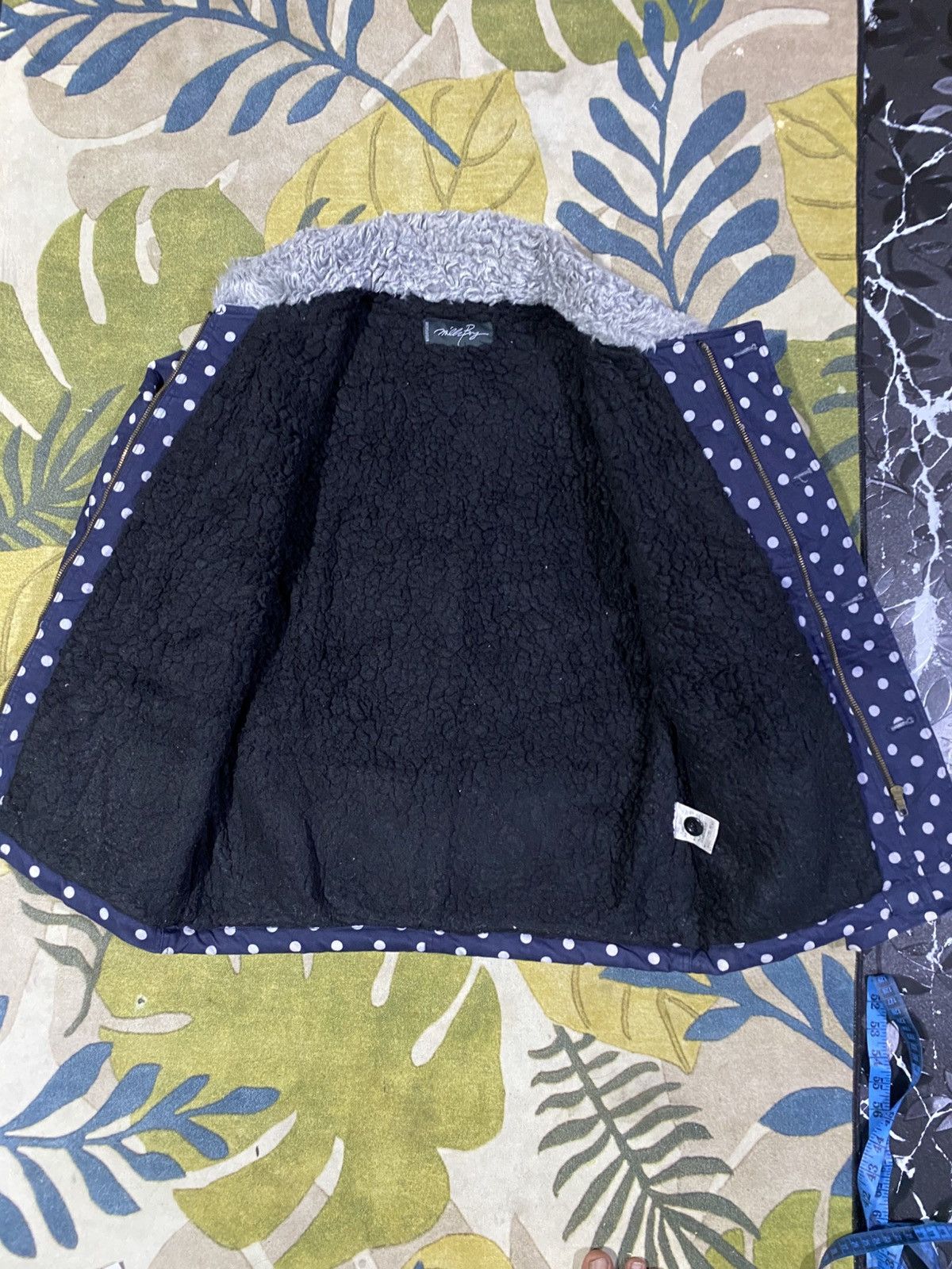 Japanese Brand Milk boy polcadot fur jacket very rare Size US M / EU 48-50 / 2 - 7 Thumbnail