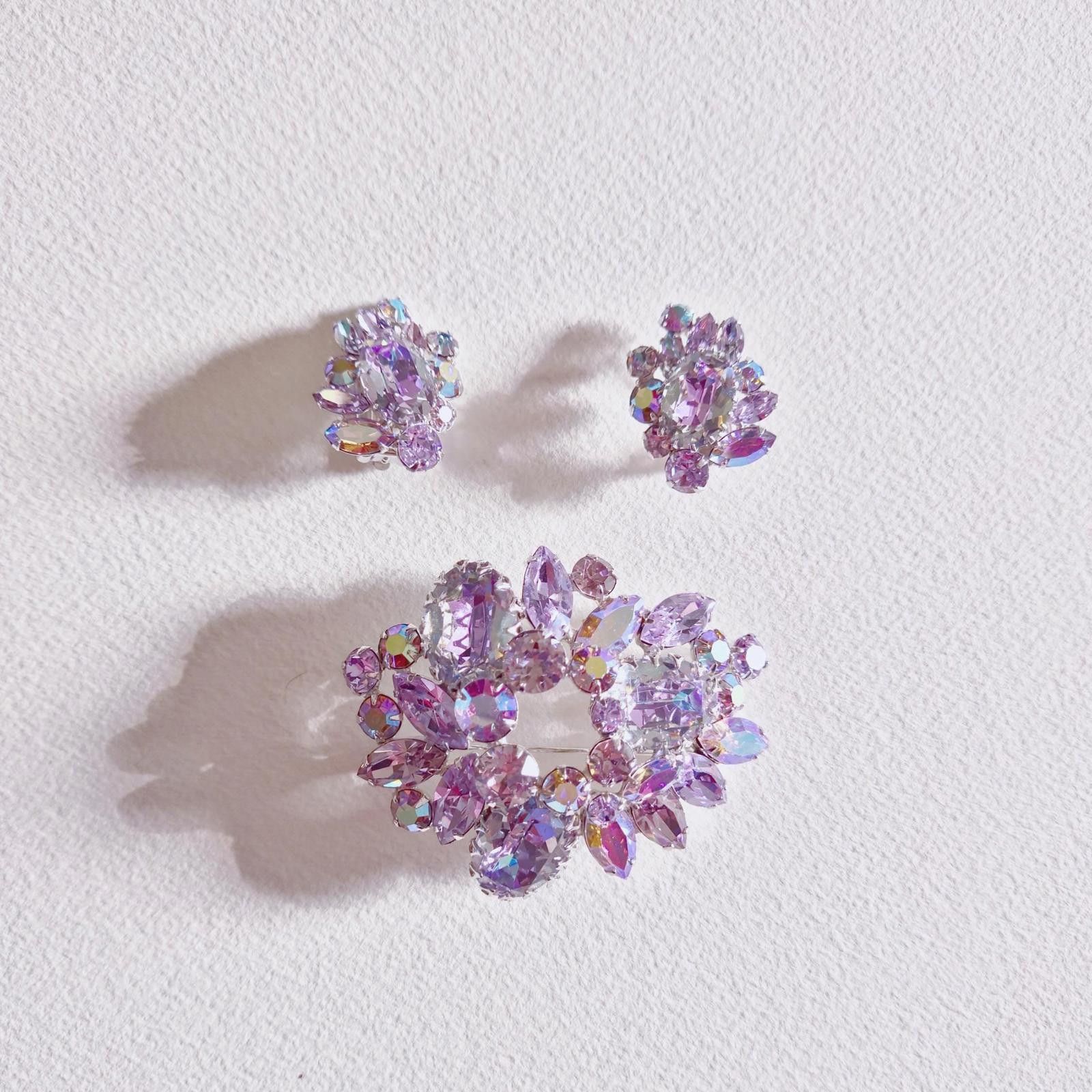 Designer Stunning Vintage Lilac Rhinestone Brooch and Earring Set Size ONE SIZE - 1 Thumbnail