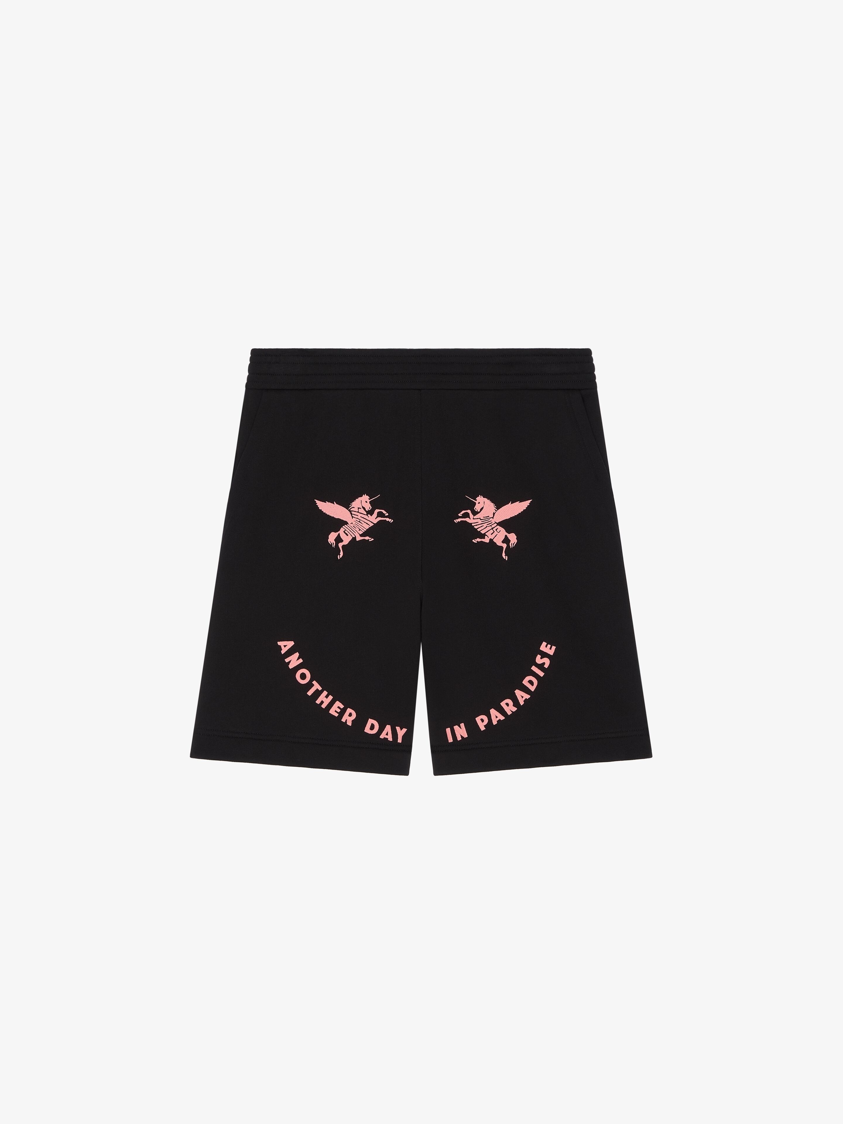 o1n1vont0326 Bermuda Shorts in Black