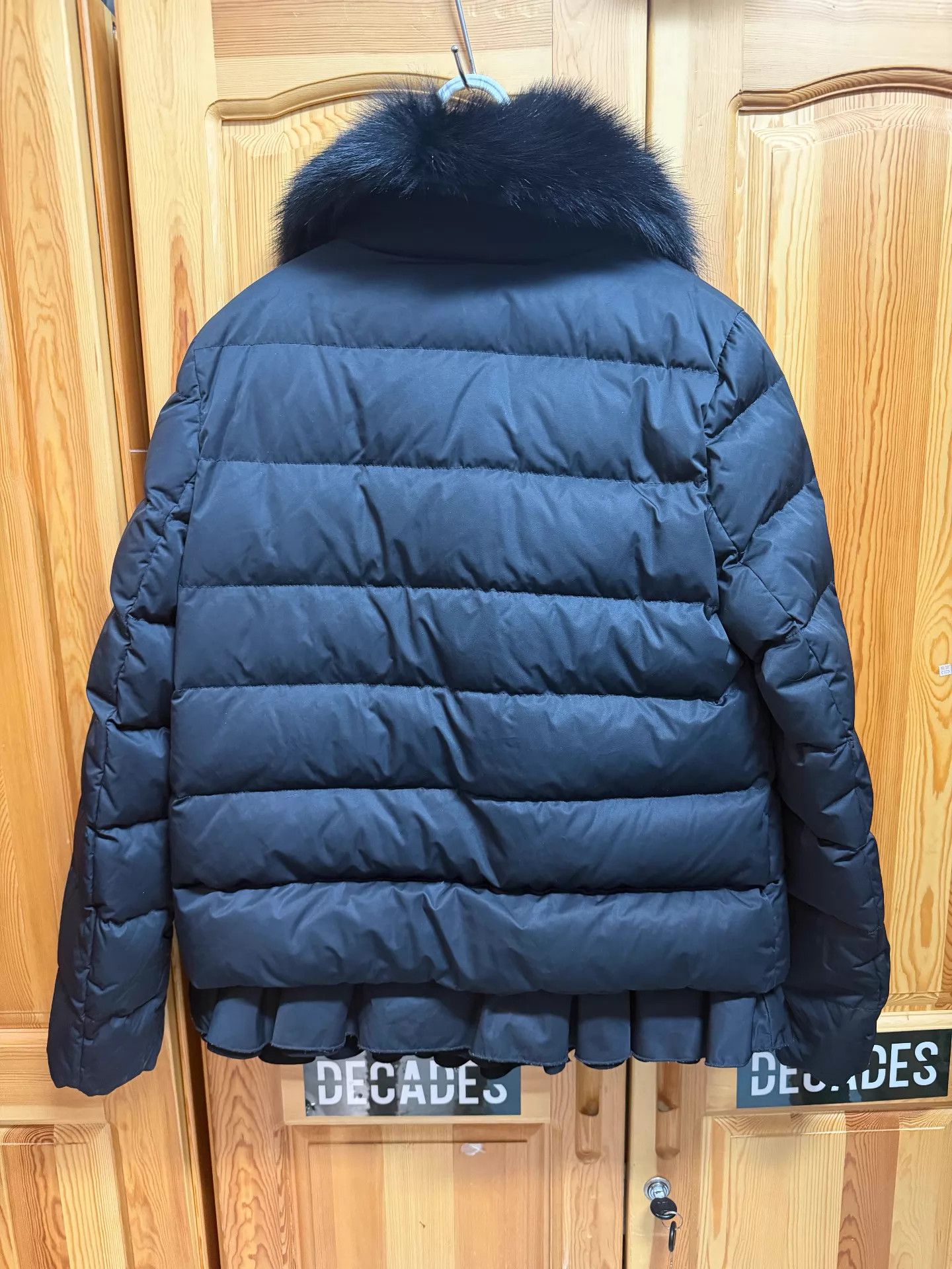 Moncler Moncler Authentic Short Down Jacket with Fur Collar Size S / US 4 / IT 40 - 2 Thumbnail