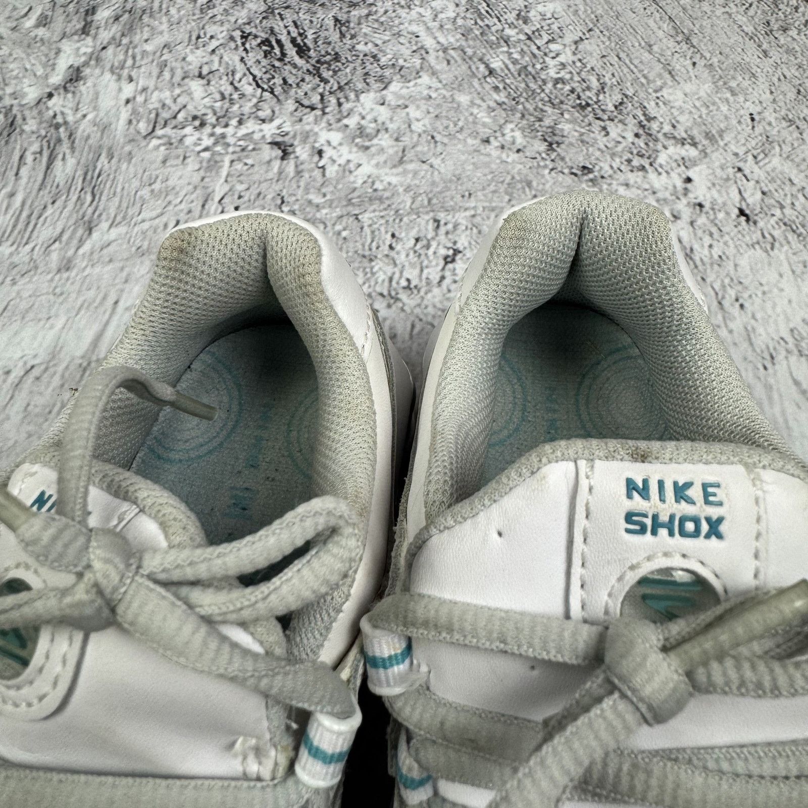Nike Nike Shox 325200-107 Womens White Leather Sneakers Shoes 5.5 Size US 5.5 / IT 35.5 - 7 Thumbnail