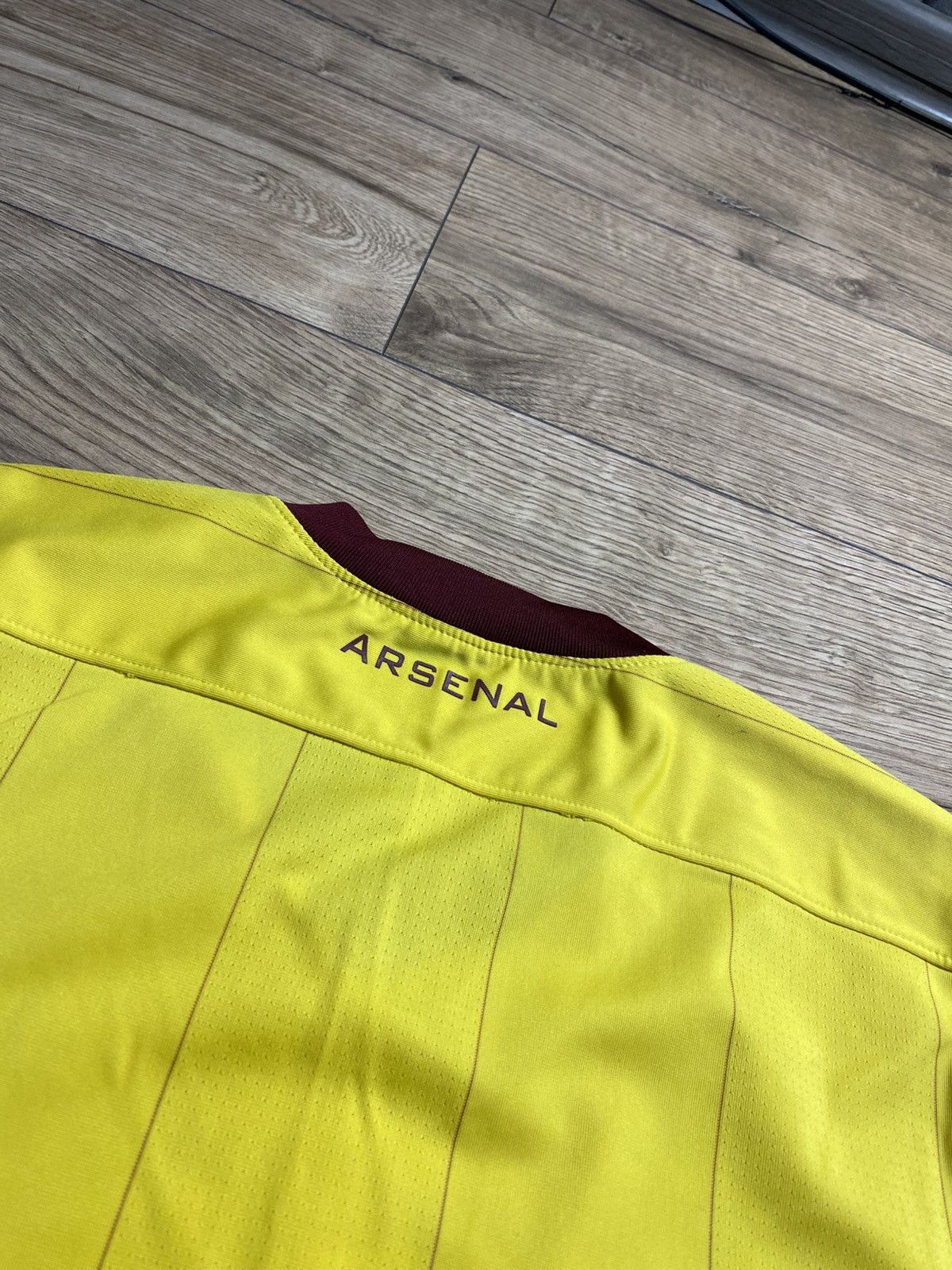 Nike ARSENAL 2010 2011 AWAY FOOTBALL SHIRT SOCCER JERSEY NIKE M Size US M / EU 48-50 / 2 - 6 Thumbnail