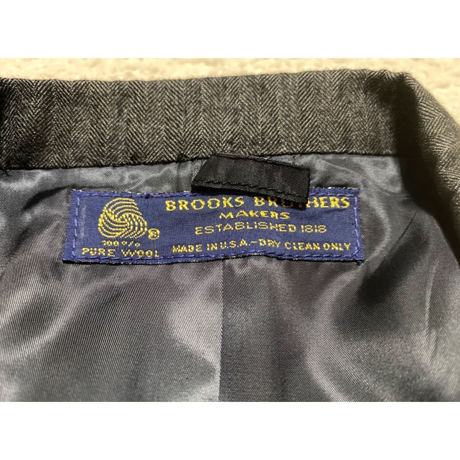 Brooks Brothers Brooks Brothers Blazer Mens Regular Two-Button 100% Wool Gray 46 Chest Vintage? No Sleeve Style: Two-Button White? Size US XXL / EU 58 / 5 - 5 Thumbnail