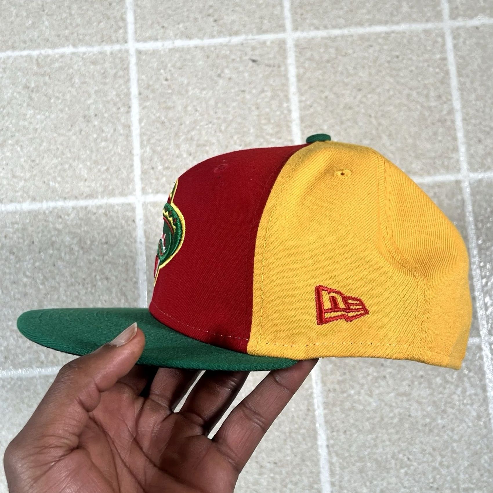 New Era New Era Diamantes de Arkansas 59FIFTY Two Tone Snapback Cap Hat Size 7 5/8 Men Yellow Cap Mens Size ONE SIZE - 2 Thumbnail