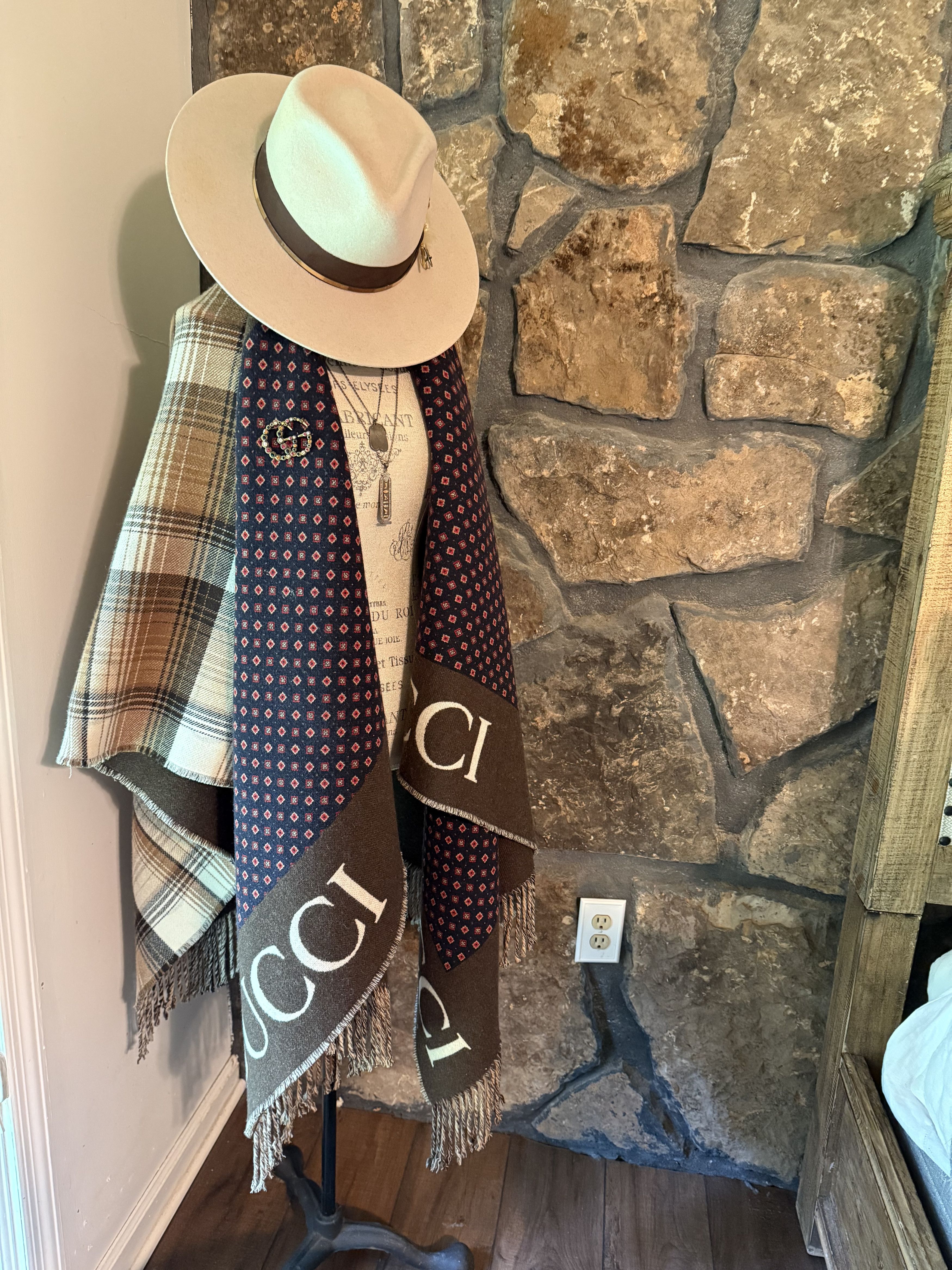 Gucci Gucci Reversible wool Poncho with geometric motif Size US L / EU 52-54 / 3 - 2 Thumbnail
