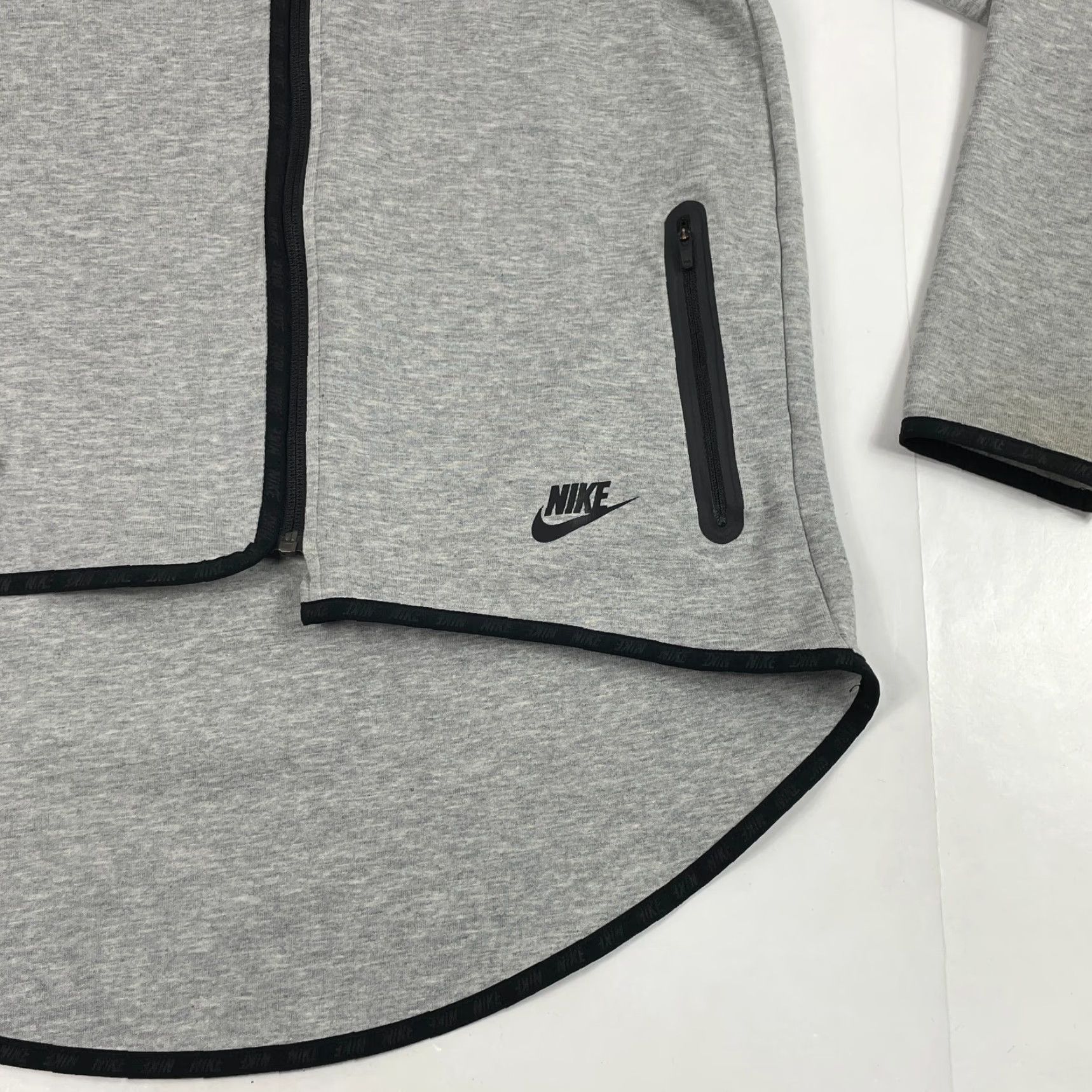 Nike Nike Hoodie Womens Large Gray Tech Fleece Asymmetric Cape Full Zip Size L / US 10 / IT 46 - 4 Thumbnail