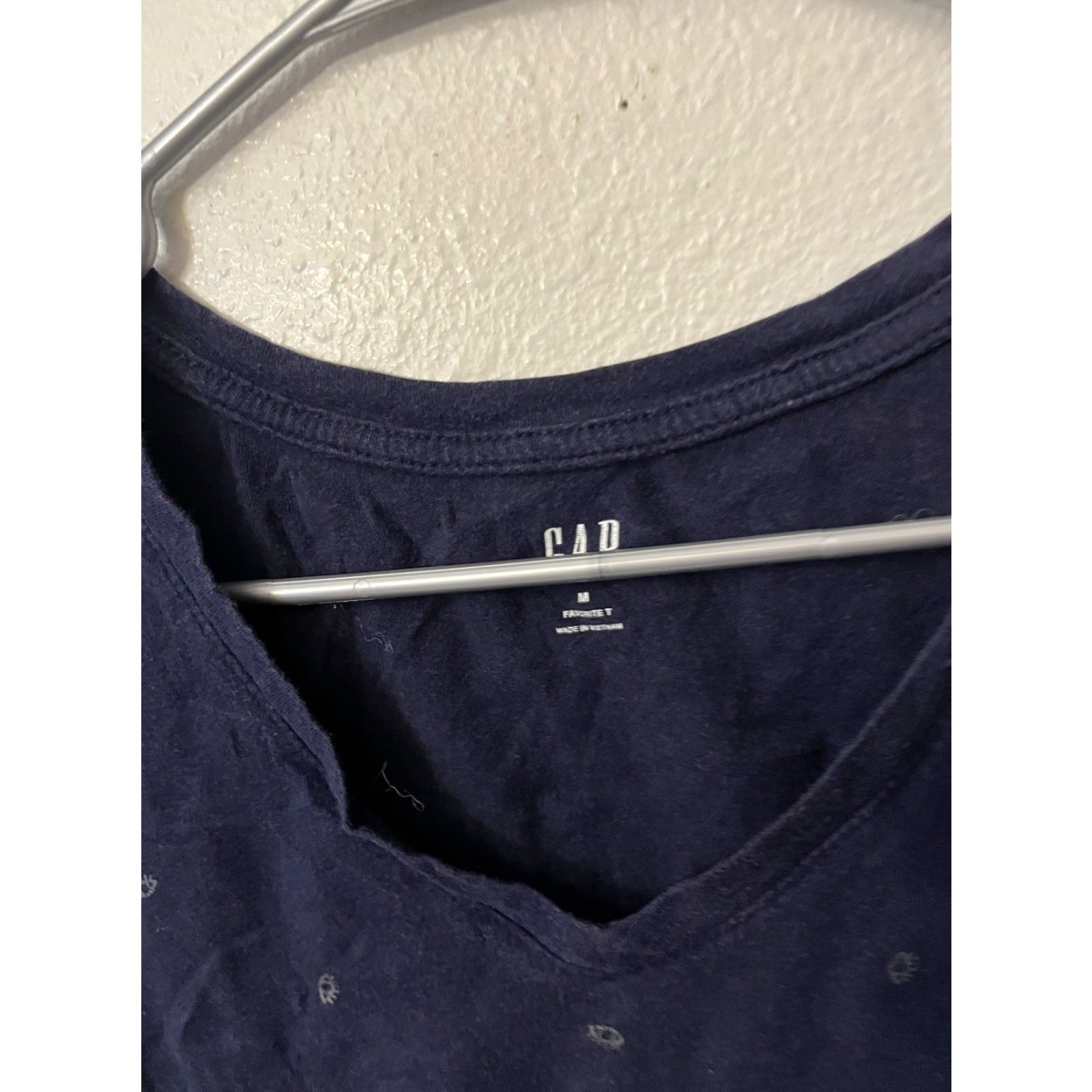 Gap GAP T-Shirt – V-Neck Tee – Navy Blue Polka Dots – Size M – Women’s Casual Knit Cotton Short Sleeve Shirt by Gap Size M / US 6-8 / IT 42-44 - 3 Thumbnail