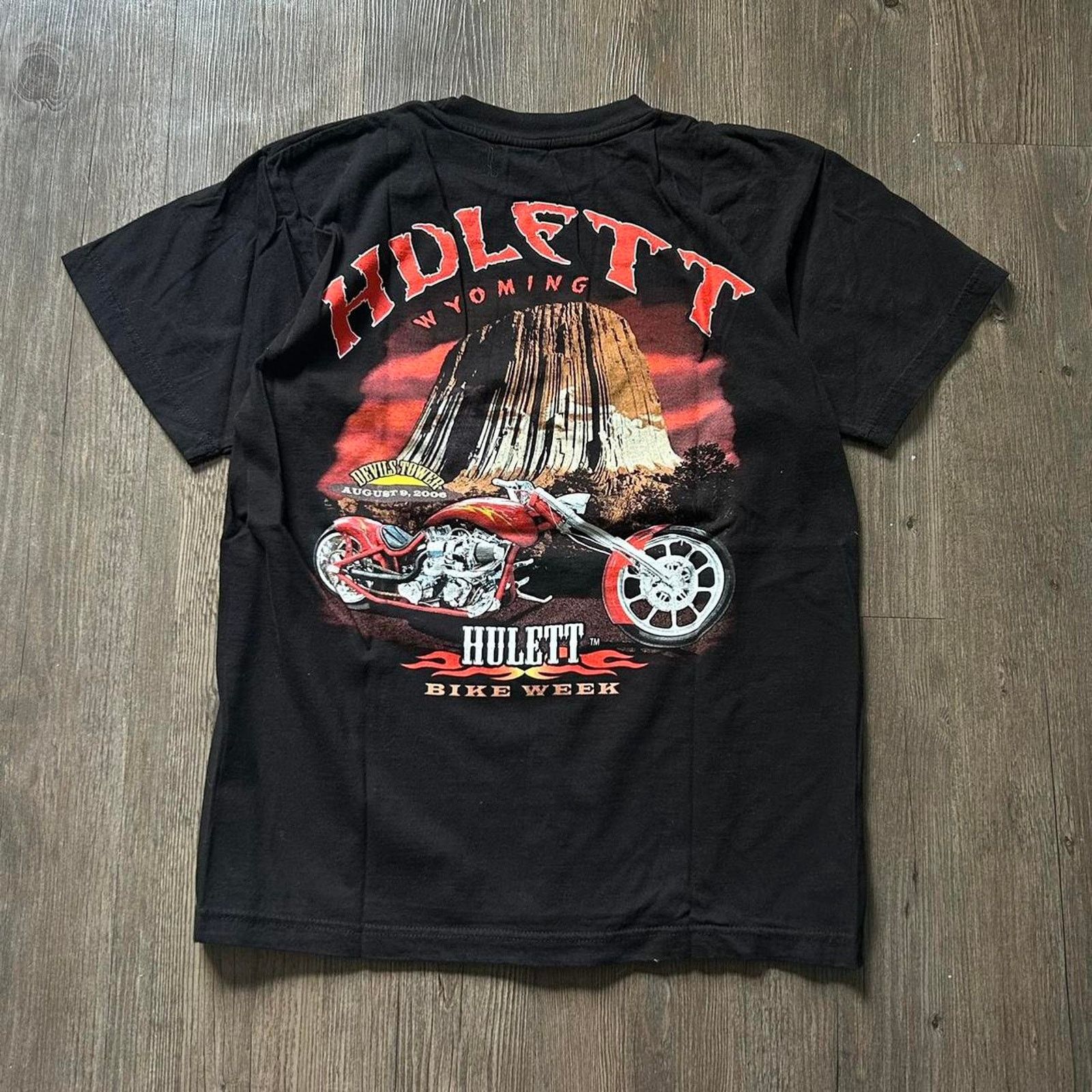 Harley Davidson Y2K Hulett Bike Week Devils Tower Black Motorcycle Tee. Sz M Size US M / EU 48-50 / 2 - 1 Thumbnail