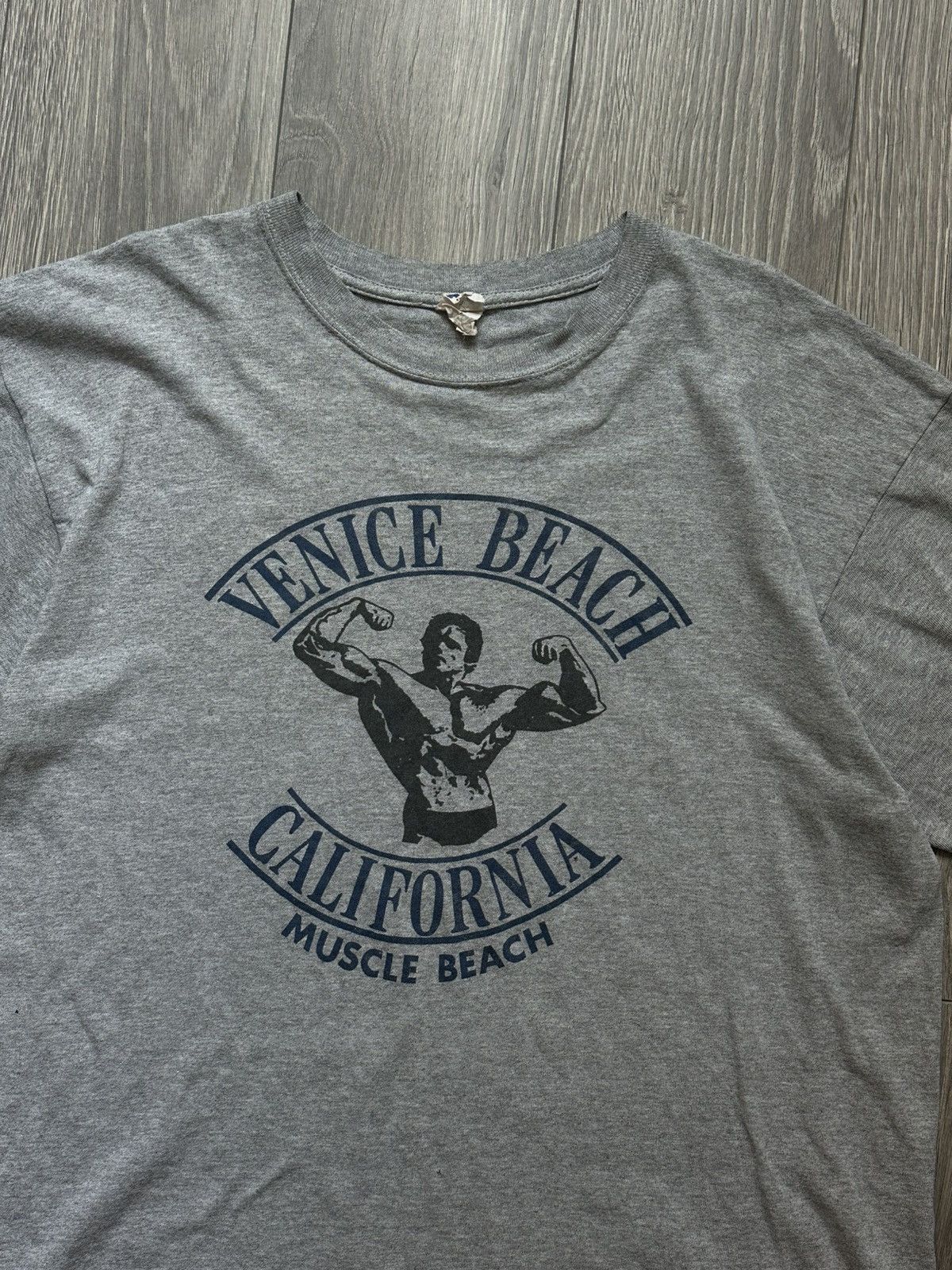 Gymshark Vintage Anvill Venice Beach California trashed t-shirt Size US L / EU 52-54 / 3 - 2 Thumbnail
