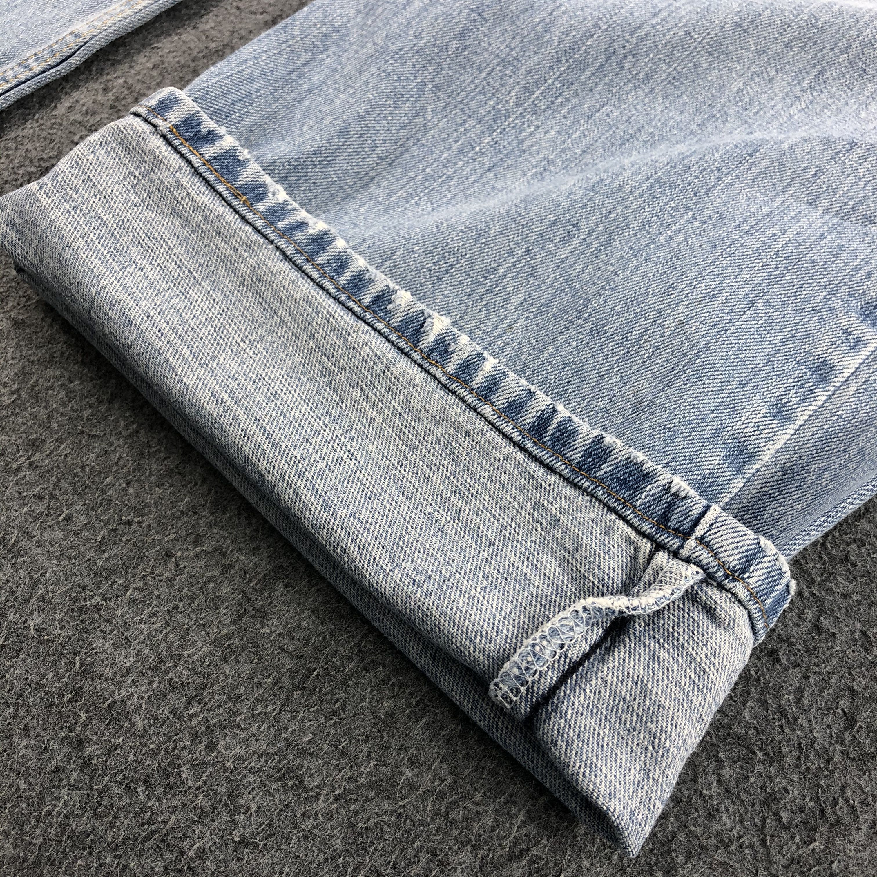 Levi's × Vintage Vintage Light Wash Levis 569 Denim Jeans-JM715 Size US 37 - 8 Thumbnail
