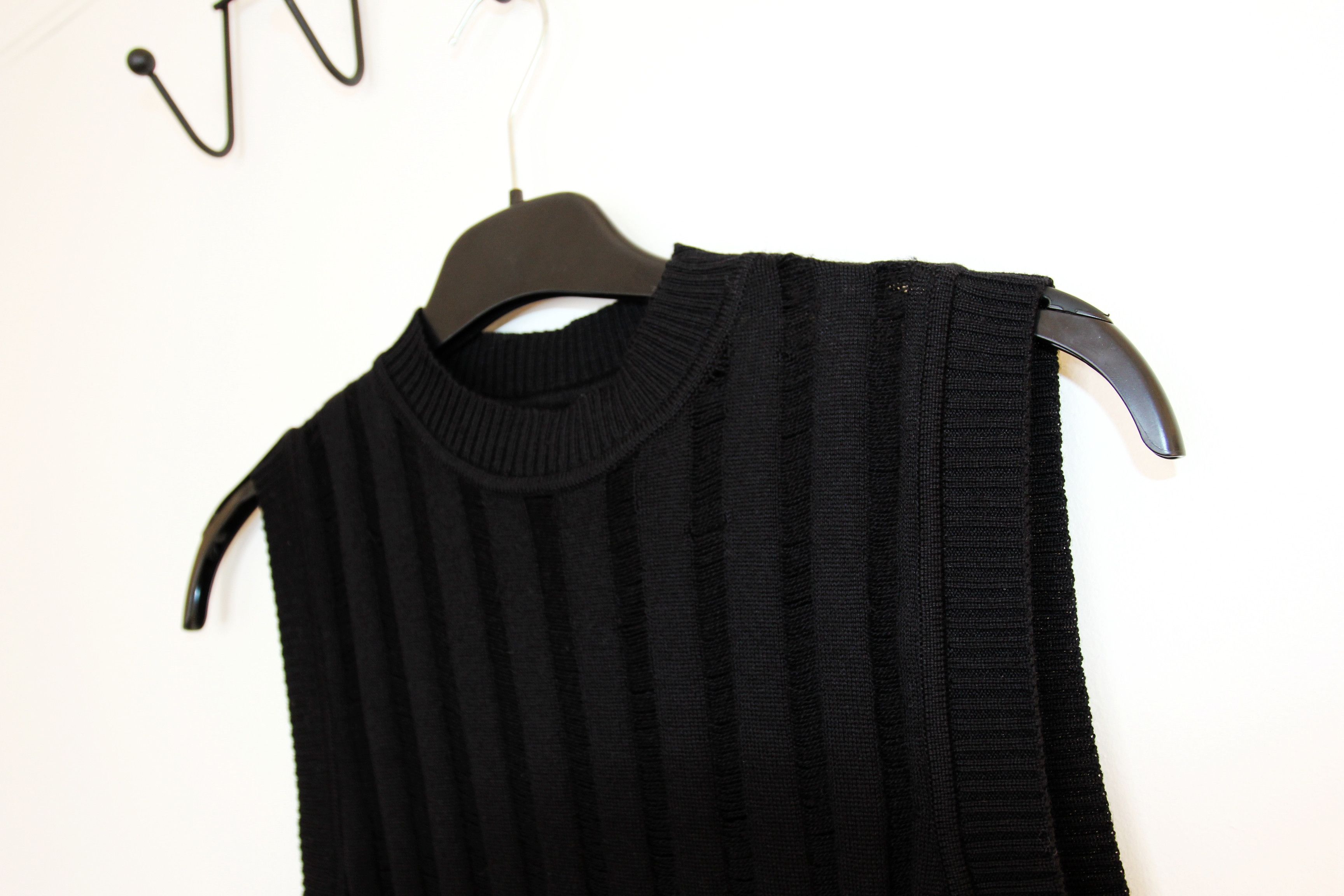 LGN LOUIS GABRIEL NOUCHI BNWT SS25 LOUIS GABRIEL NOUCHI RIBBED SLEEVENESS TANK TOP XS Size US XS / EU 42 / 0 - 4 Thumbnail
