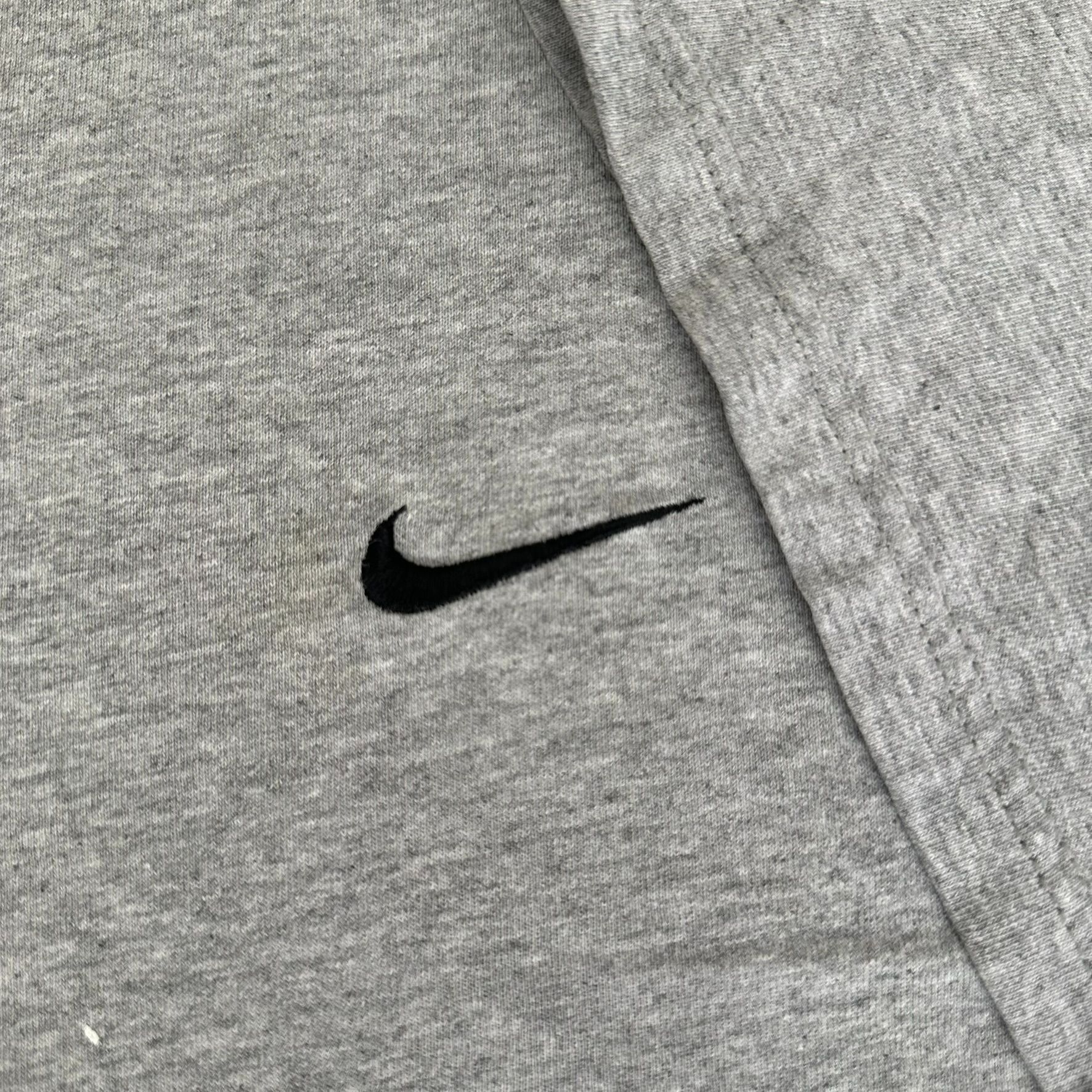 Nike Vintage 90s Nike Mini Swoosh T-Shirt Gray L Embroidered Dist Size US L / EU 52-54 / 3 - 3 Thumbnail