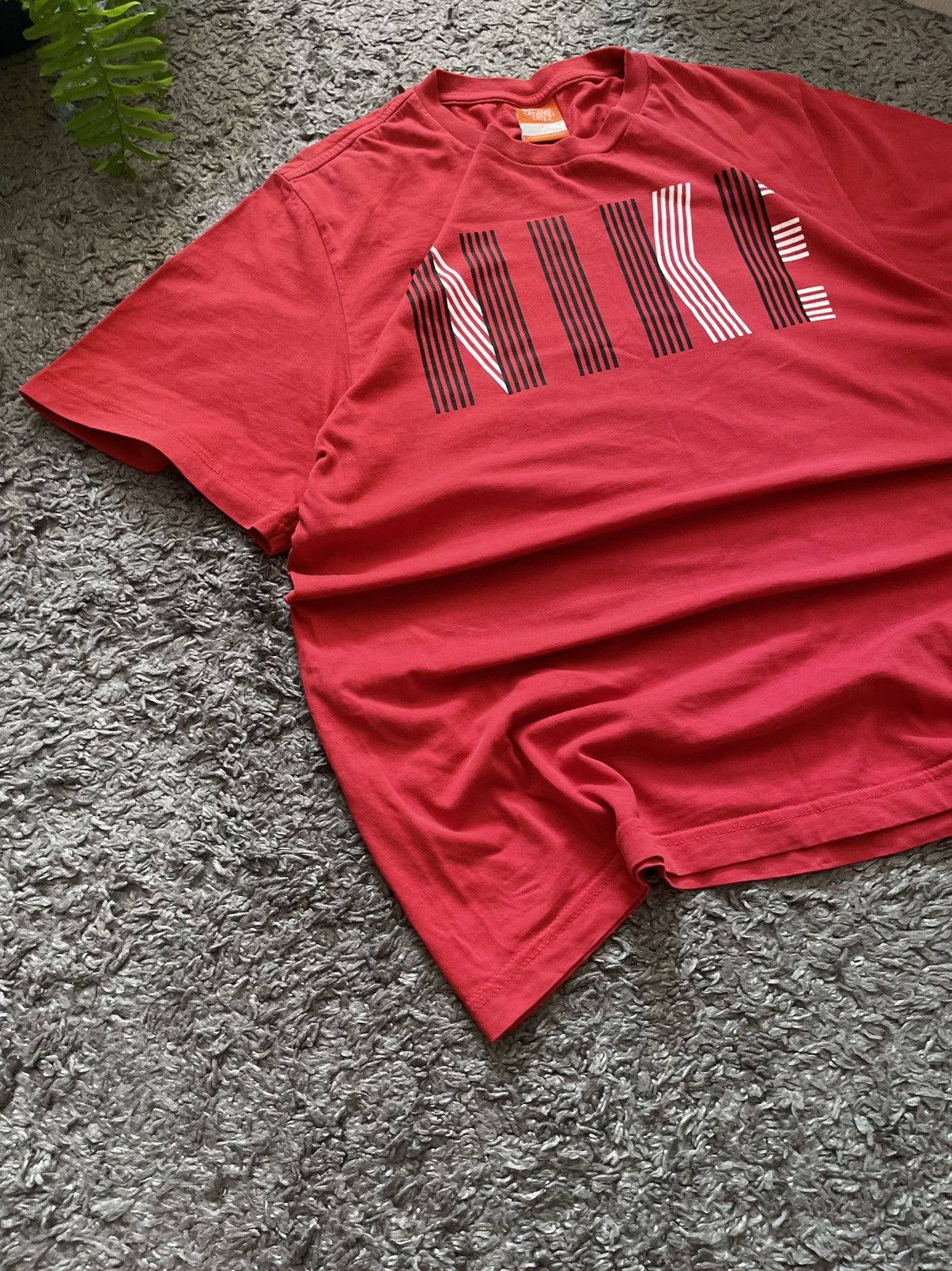 Nike × Vintage 00s Nike Vintage T-Shirt Streetwear Big Logo Y2k Swoosh Rare Size US M / EU 48-50 / 2 - 6 Thumbnail