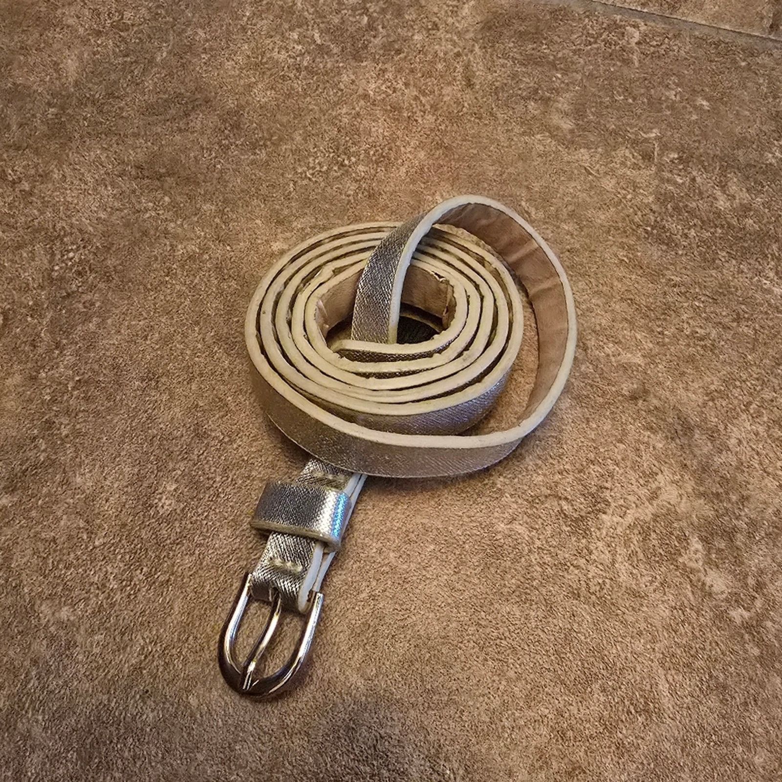 Other Gold Metallic Faux Leather 42 Belt Size ONE SIZE - 2 Thumbnail